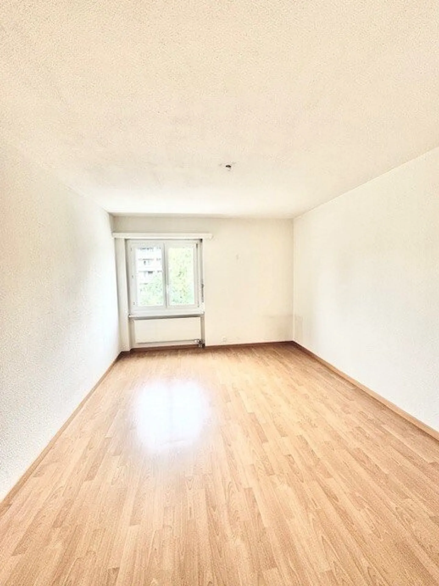 Raum für die ganze Familie - hell, grosszügig und zentral gelegen. - Foto 9 von 12