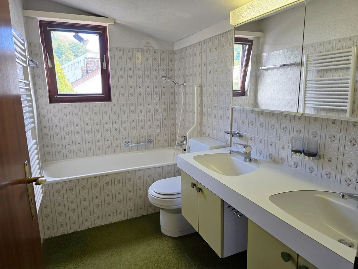 4.5-Room Single-Family Home with Large Garden and Optimal Transport Links - Photo 5 of 9