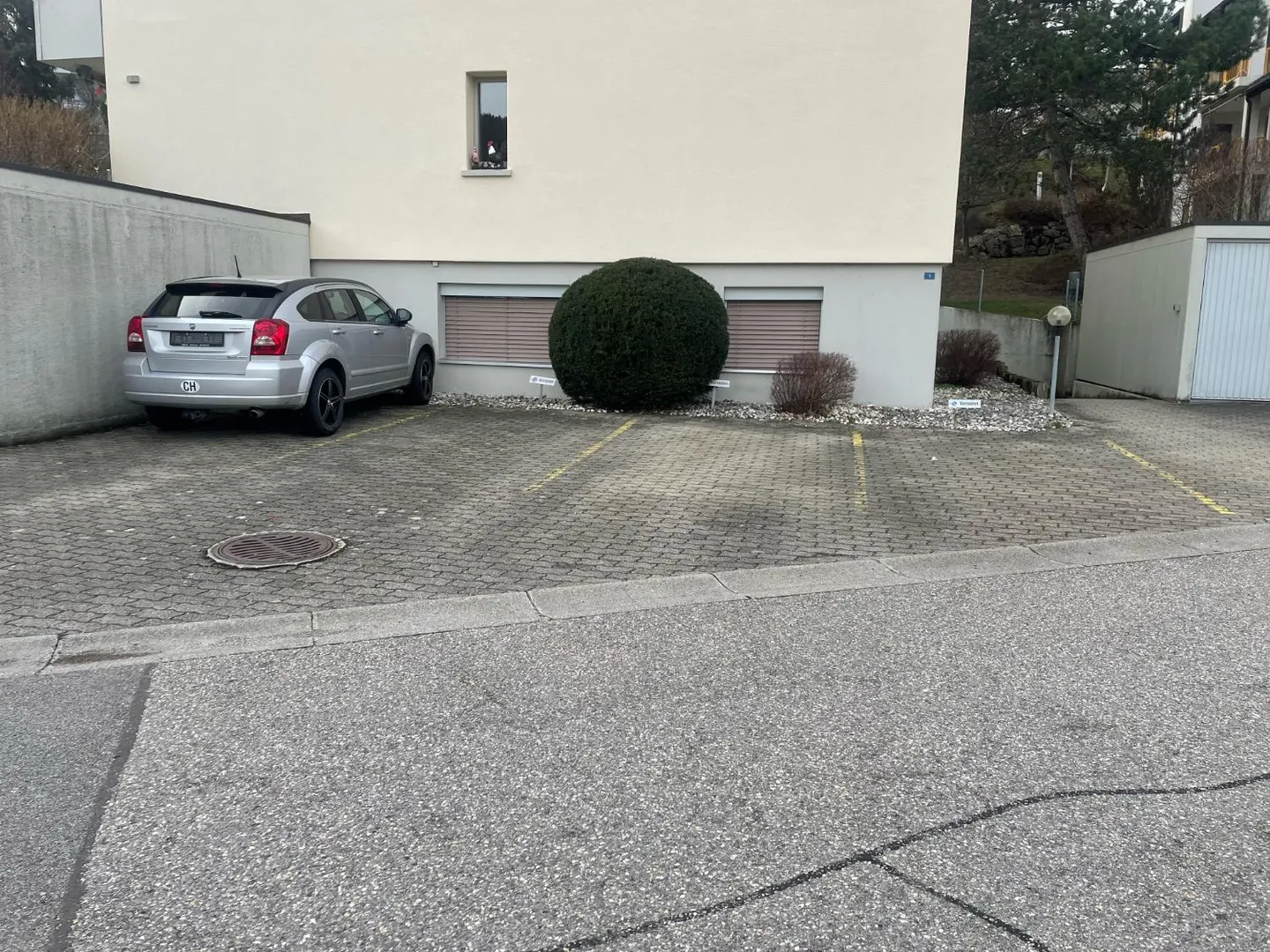 Avez-vous besoin d'une place de parking pour votre véhicule ? - Photo 2 sur 2