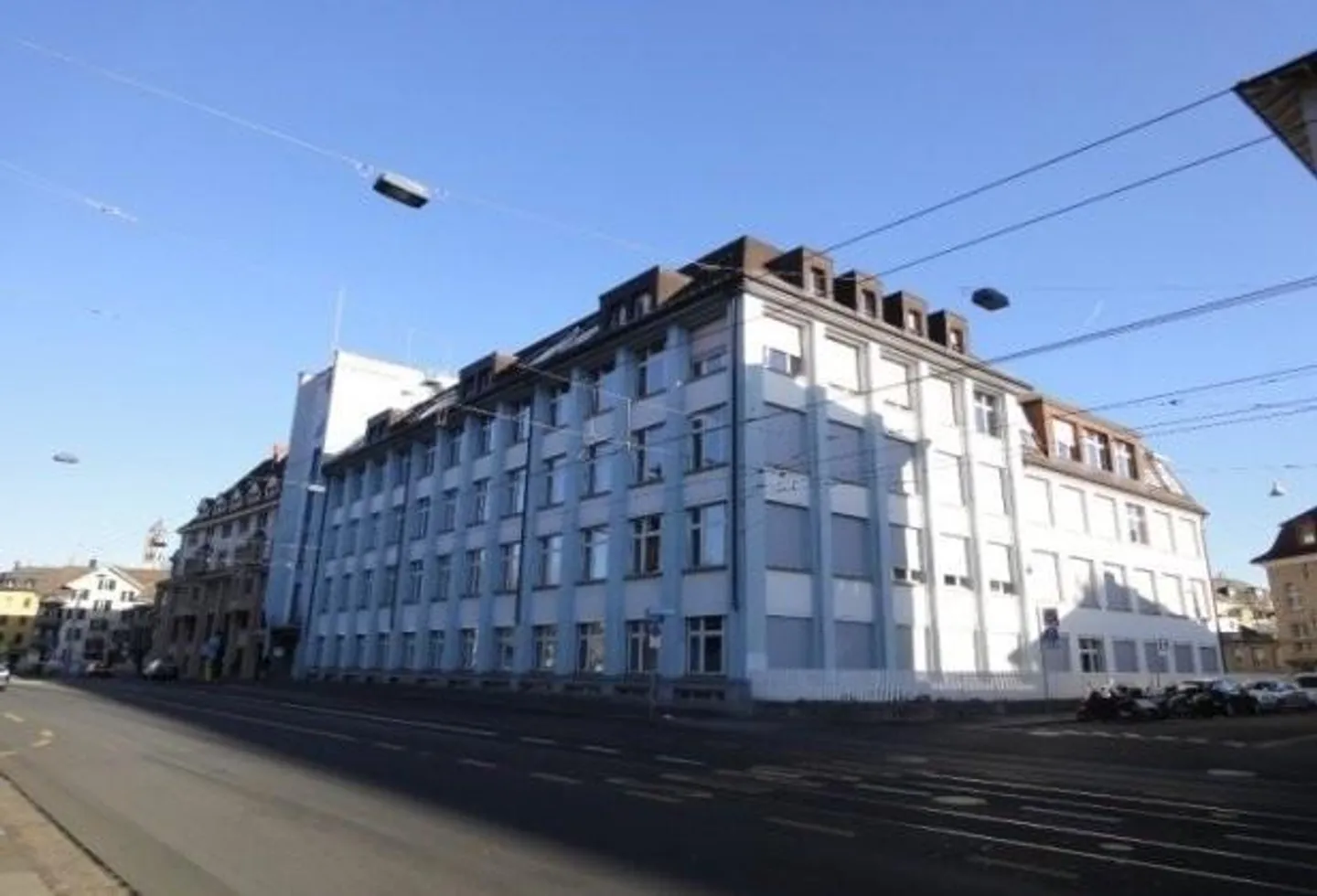 Zentraler Garagenplatz in Toplage - Foto 1 von 3