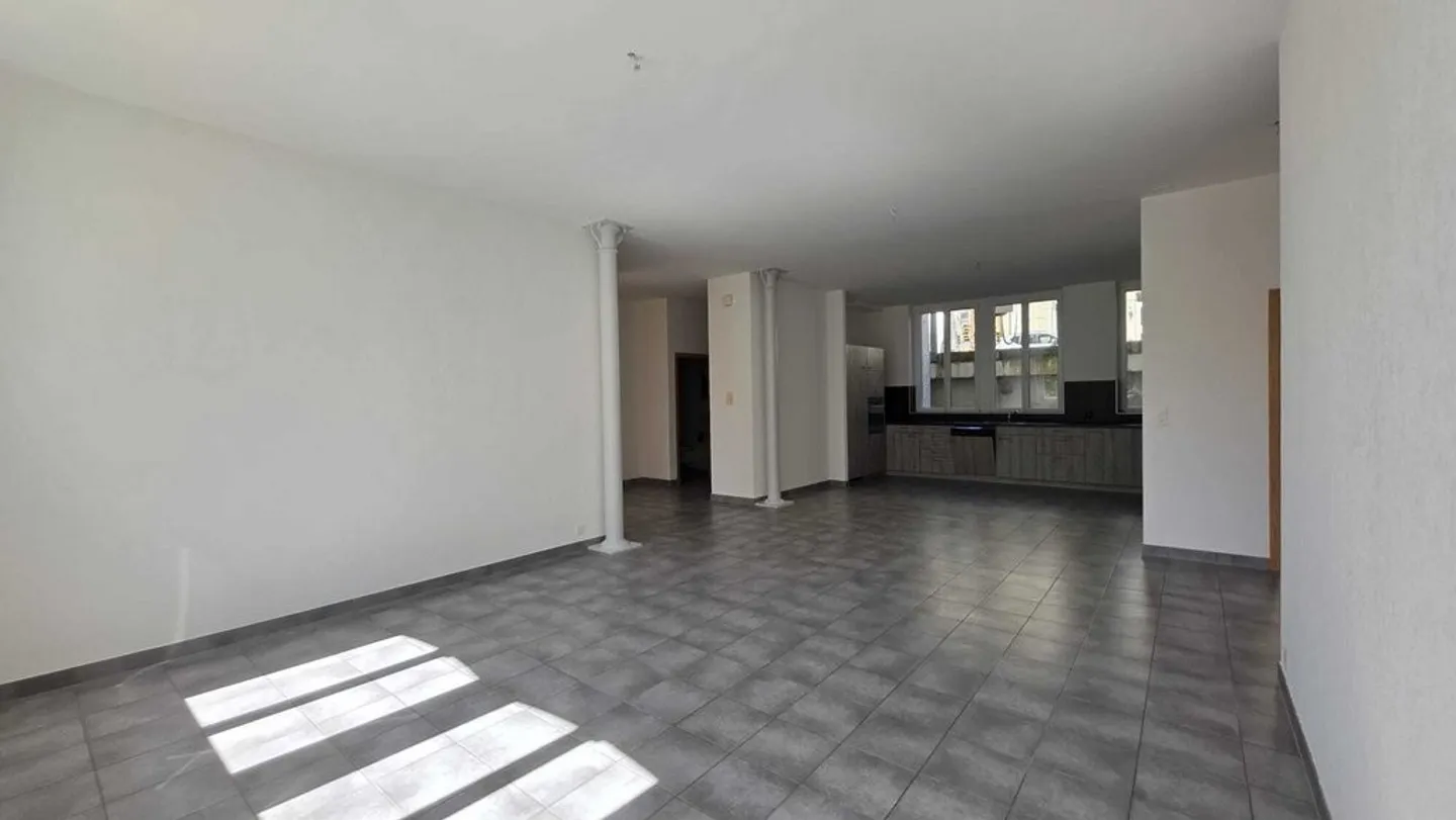 Appartement en Ville avec Cuisine Moderne - Photo 10 sur 11