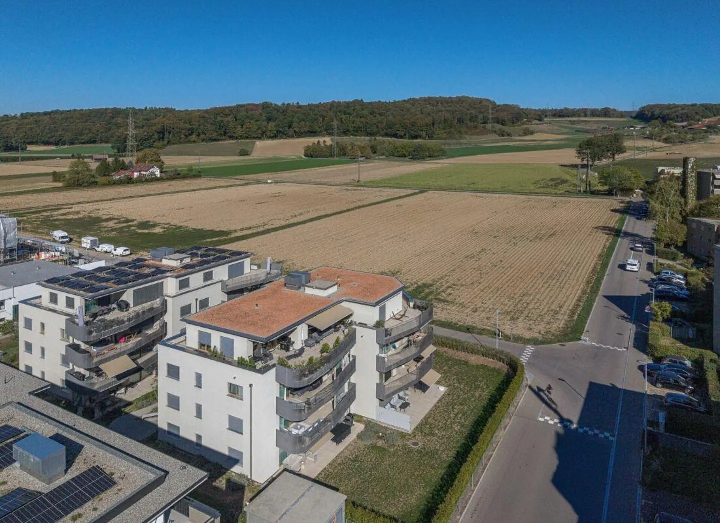 Moderno, luminoso e vista panoramica non ostacolata - Foto 2 di 13