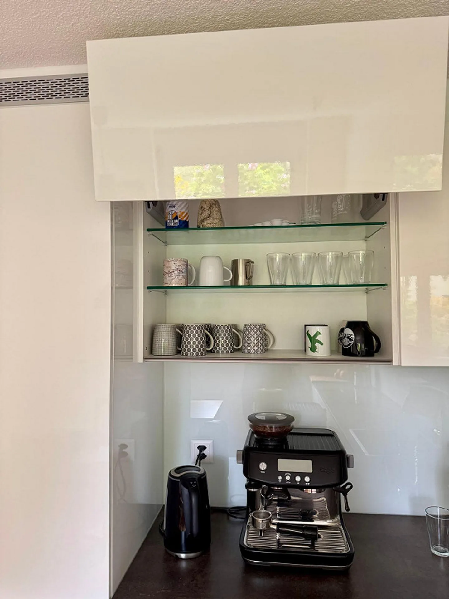 Appartamento di 3,5 stanze con patio, lavatrice/asciugatrice propria, 2 bagni - Foto 3 di 30