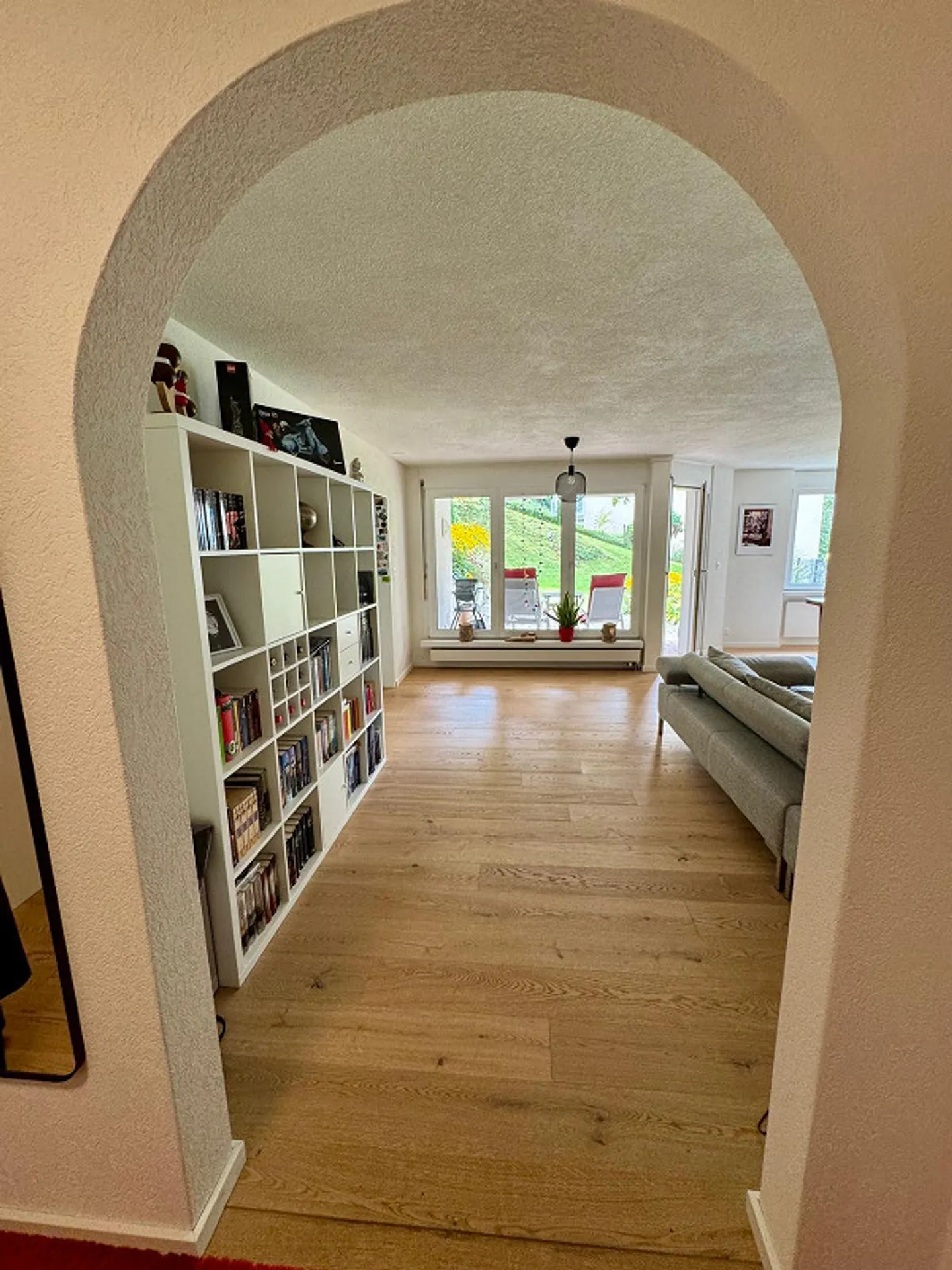 Appartamento di 3,5 stanze con patio, lavatrice/asciugatrice propria, 2 bagni - Foto 13 di 30