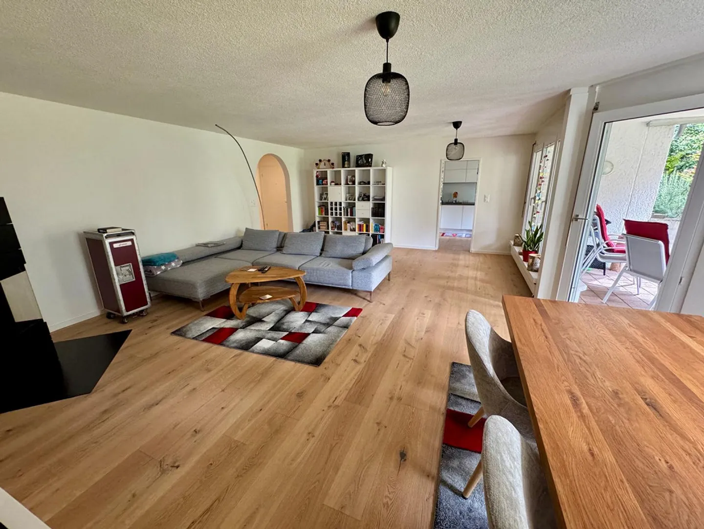 Appartamento di 3,5 stanze con patio, lavatrice/asciugatrice propria, 2 bagni - Foto 14 di 30