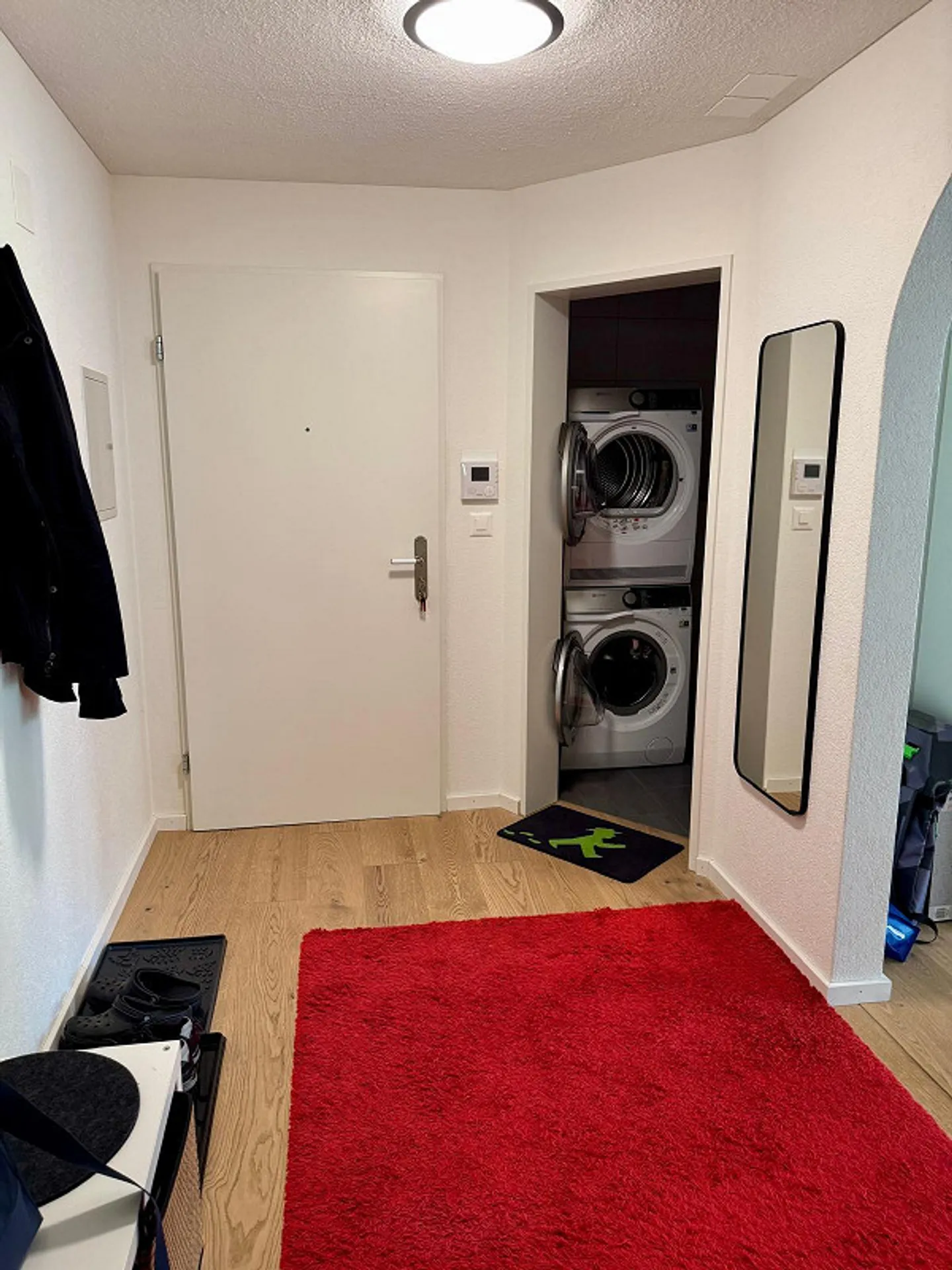 Appartamento di 3,5 stanze con patio, lavatrice/asciugatrice propria, 2 bagni - Foto 15 di 30
