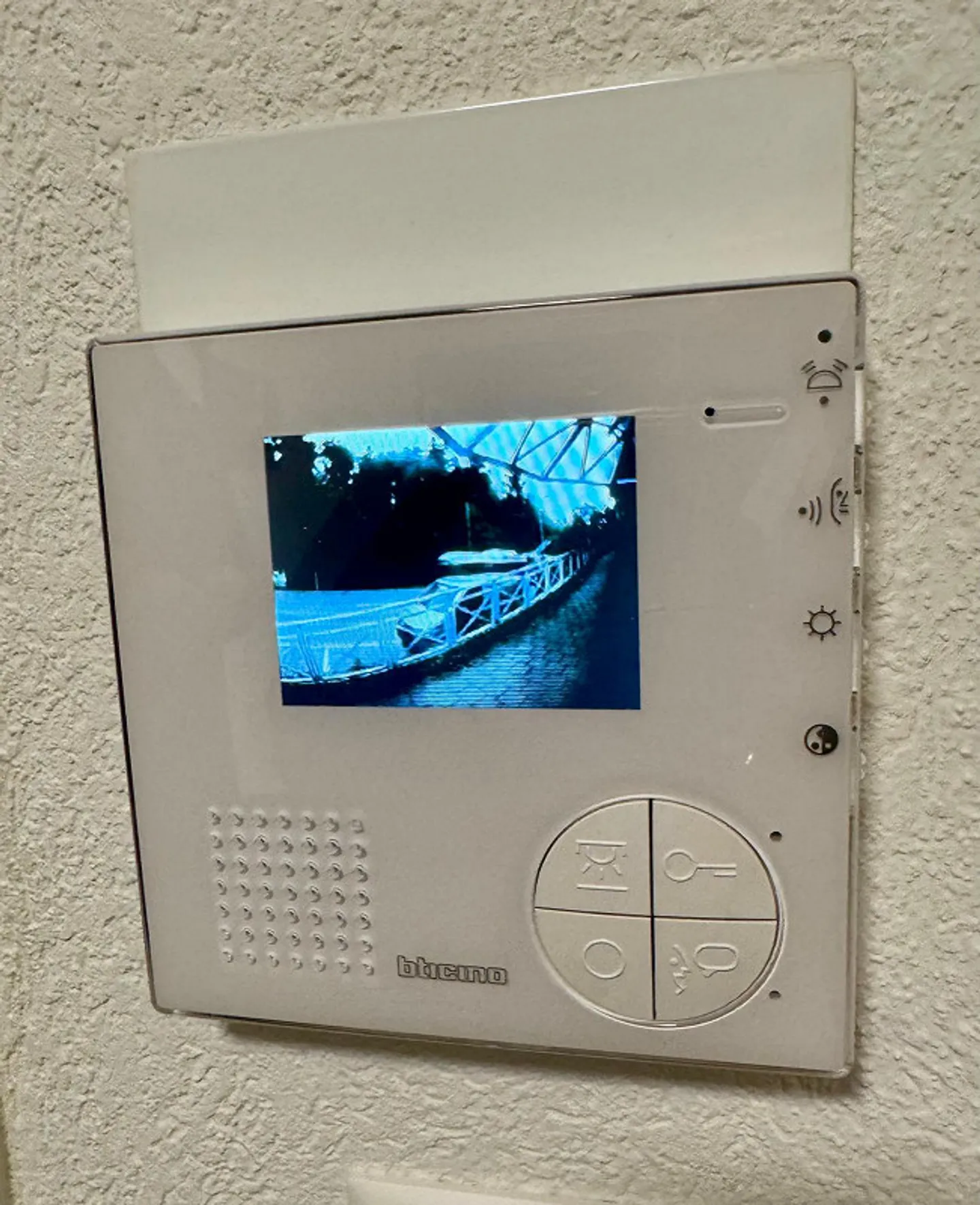 Appartamento di 3,5 stanze con patio, lavatrice/asciugatrice propria, 2 bagni - Foto 16 di 30
