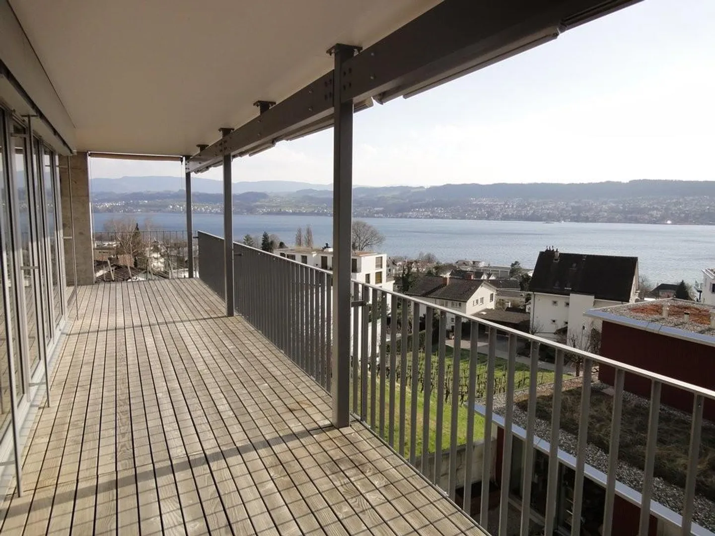 Vivere con vista sul lago di Zurigo - Foto 1 di 6