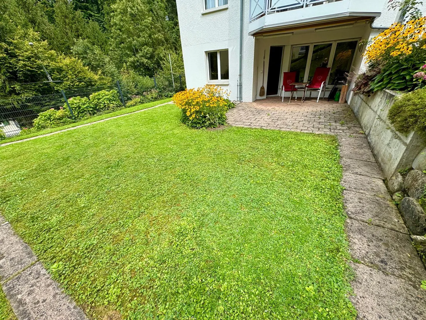 Appartamento di 3,5 stanze con patio, lavatrice/asciugatrice propria, 2 bagni - Foto 29 di 30