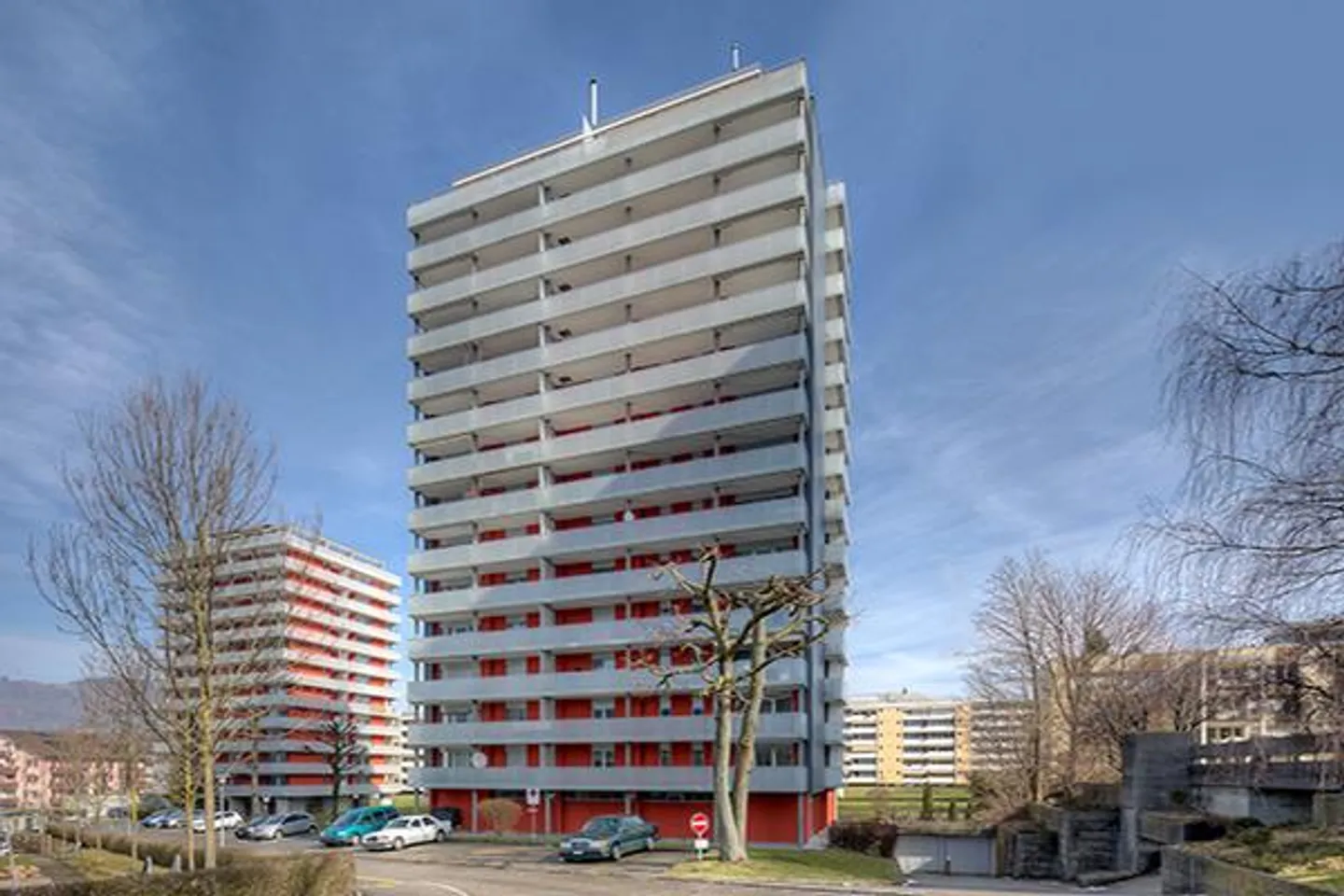 Appartamento moderno con balcone - Foto 1 di 8