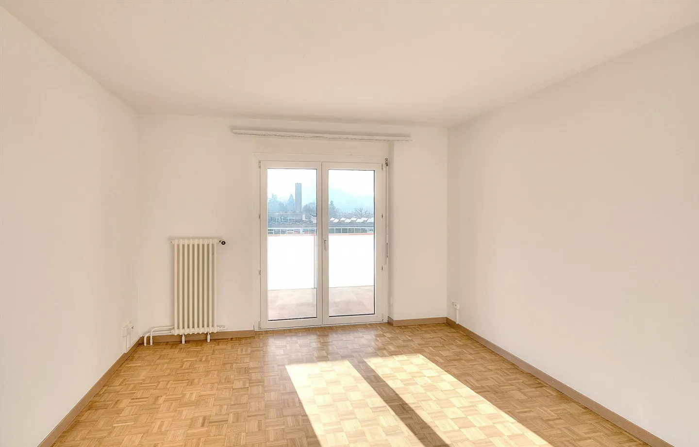 Appartamento moderno con balcone - Foto 5 di 8