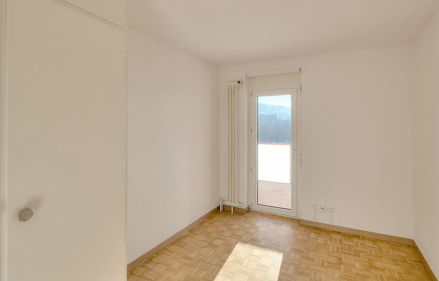 Appartamento moderno con balcone - Foto 6 di 8