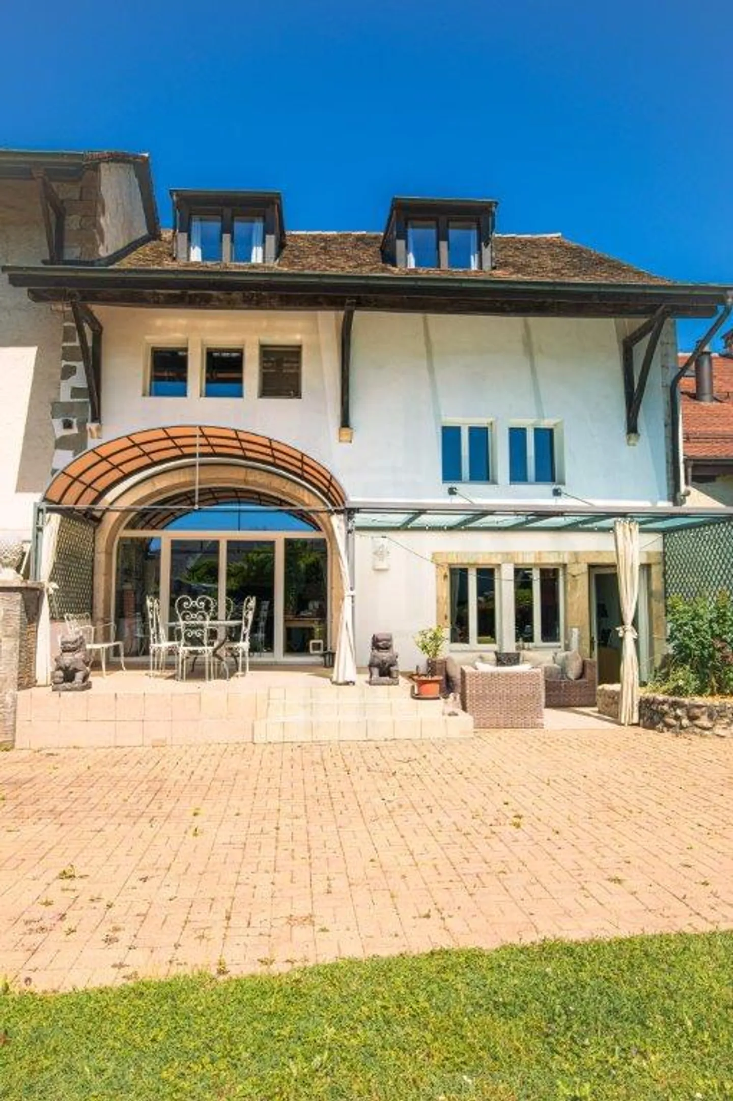 Casa affascinante nel cuore del villaggio di Laconnex - Foto 1 di 13