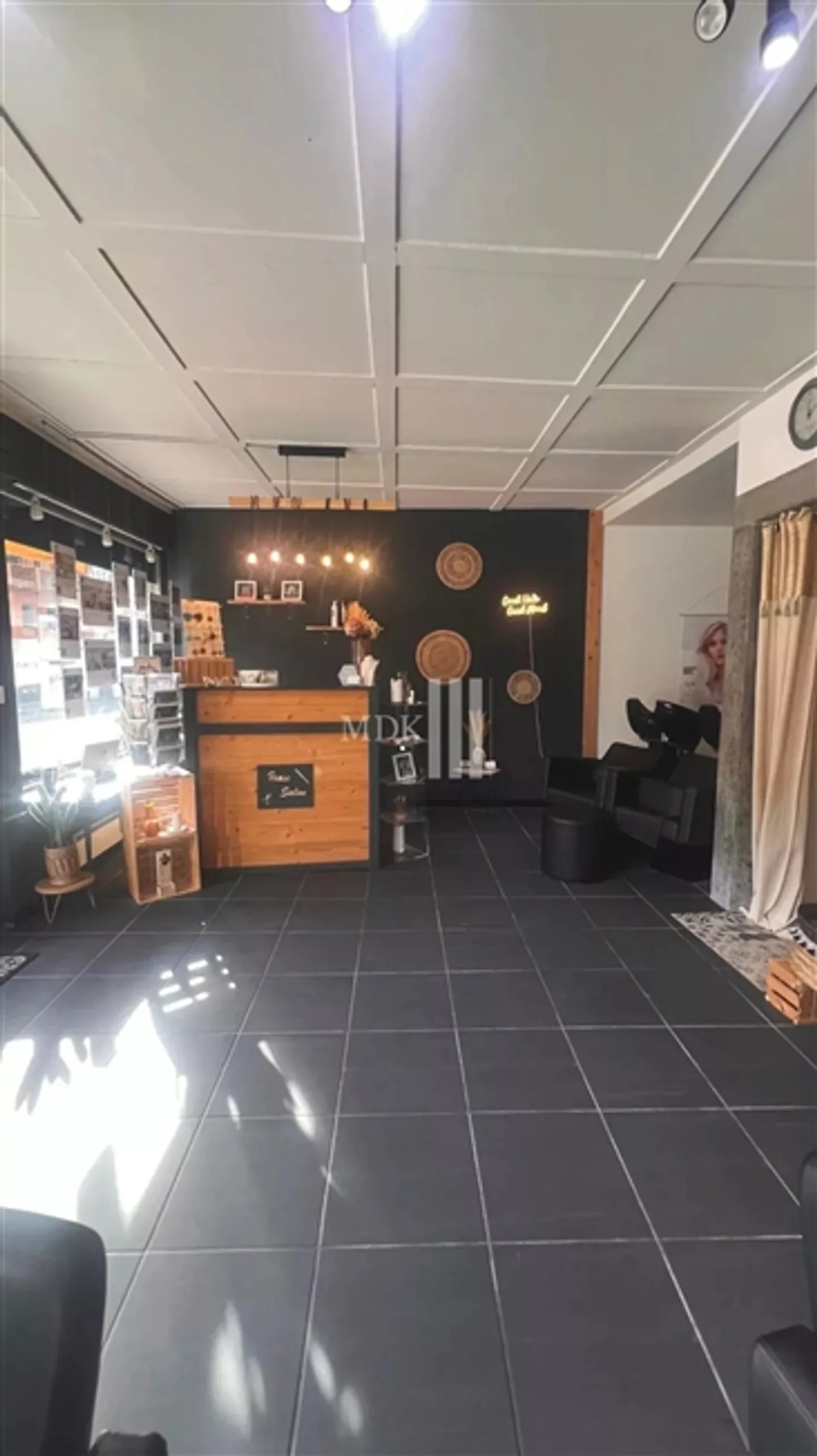 Hair salon for rent (lease takeover) - Photo 3 of 5