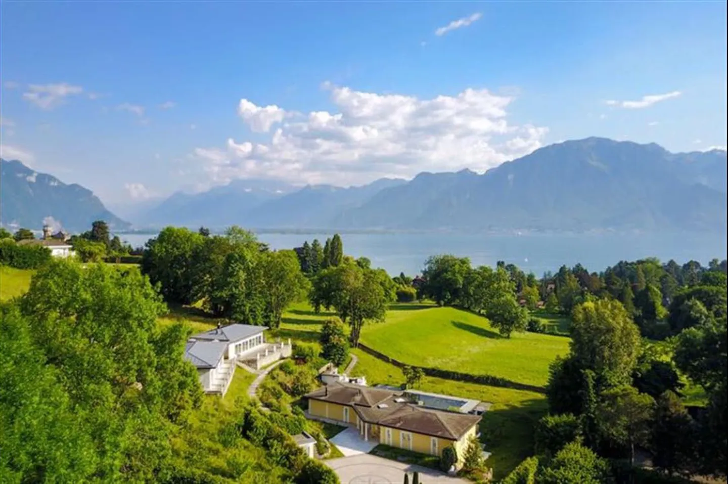 Villa de Luxe avec Vue sur le Lac Léman - Photo 1 sur 4