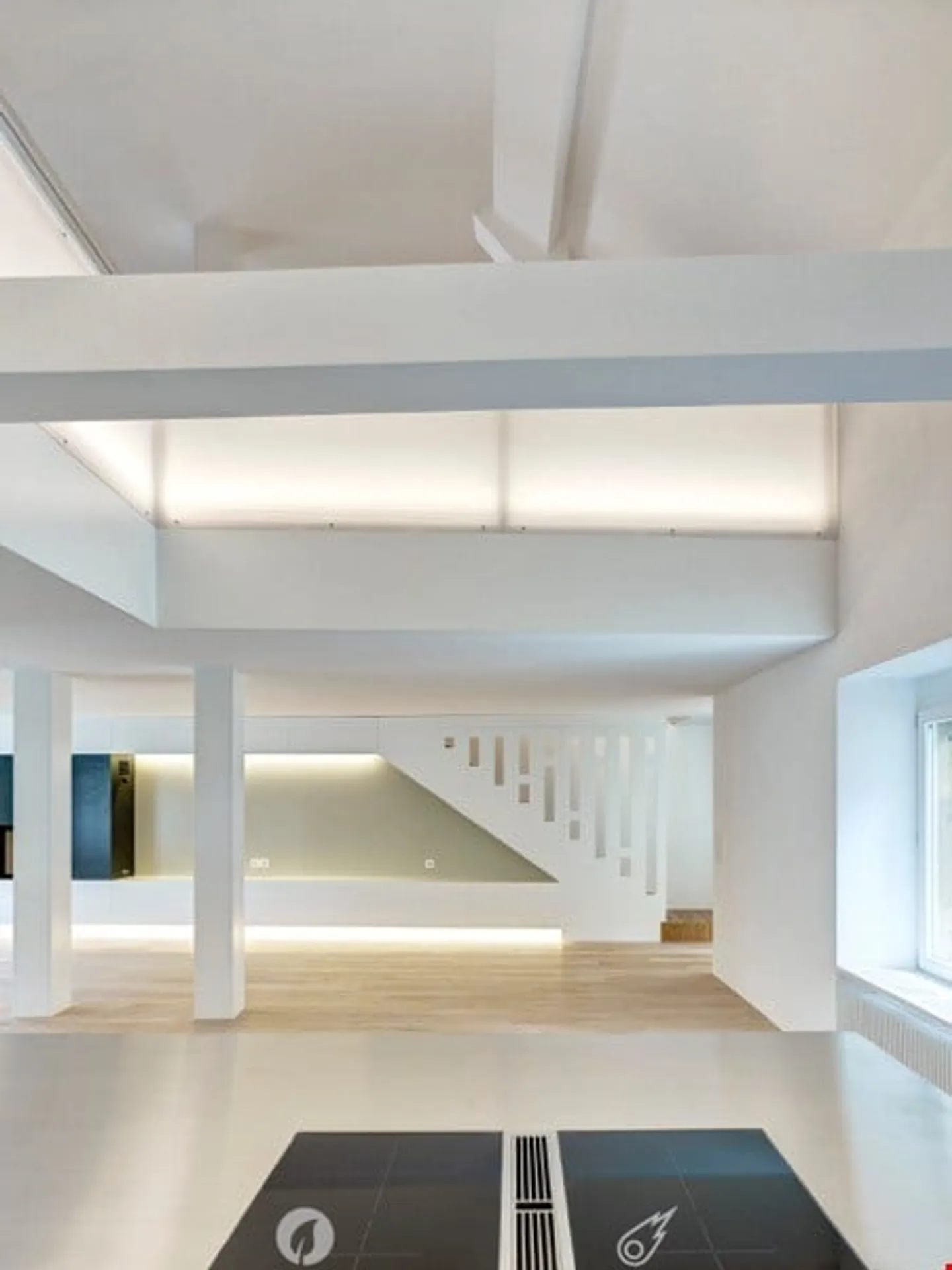 Exclusive 5.5-Room Duplex Apartment in the Heart of the City of Biel - Photo 4 of 11