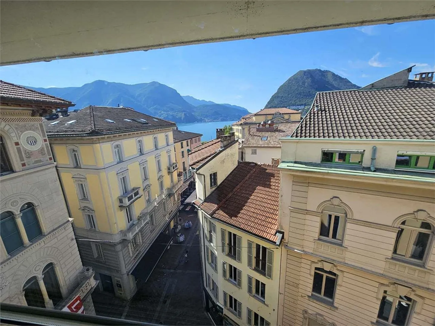 Lugano Zentrum, Büro im obersten Stockwerk 7.5 Zimmer - Foto 2 von 13
