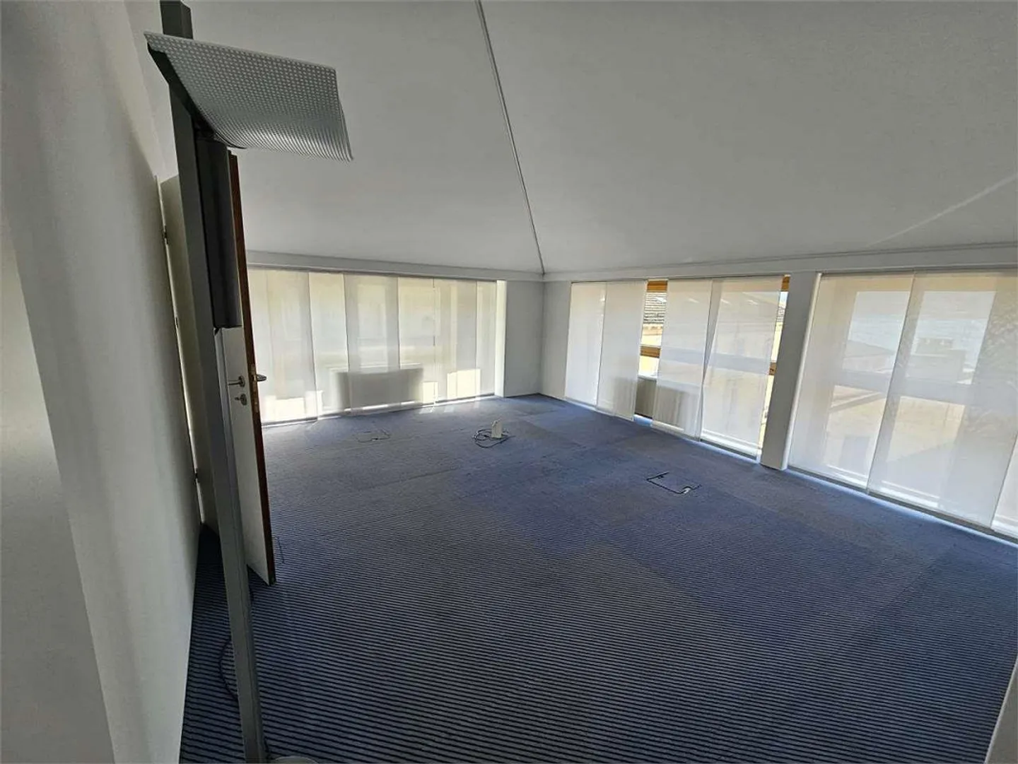 Lugano Zentrum, Büro im obersten Stockwerk 7.5 Zimmer - Foto 3 von 13