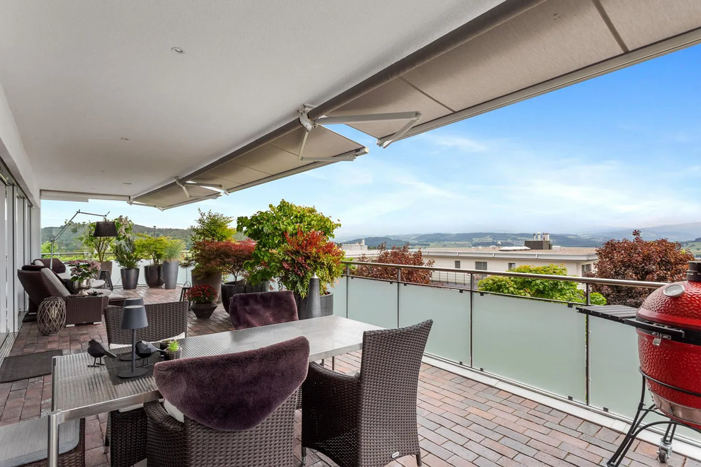 Living with a View? Your Retreat Above the Rooftops of Wil - Photo 3 of 6