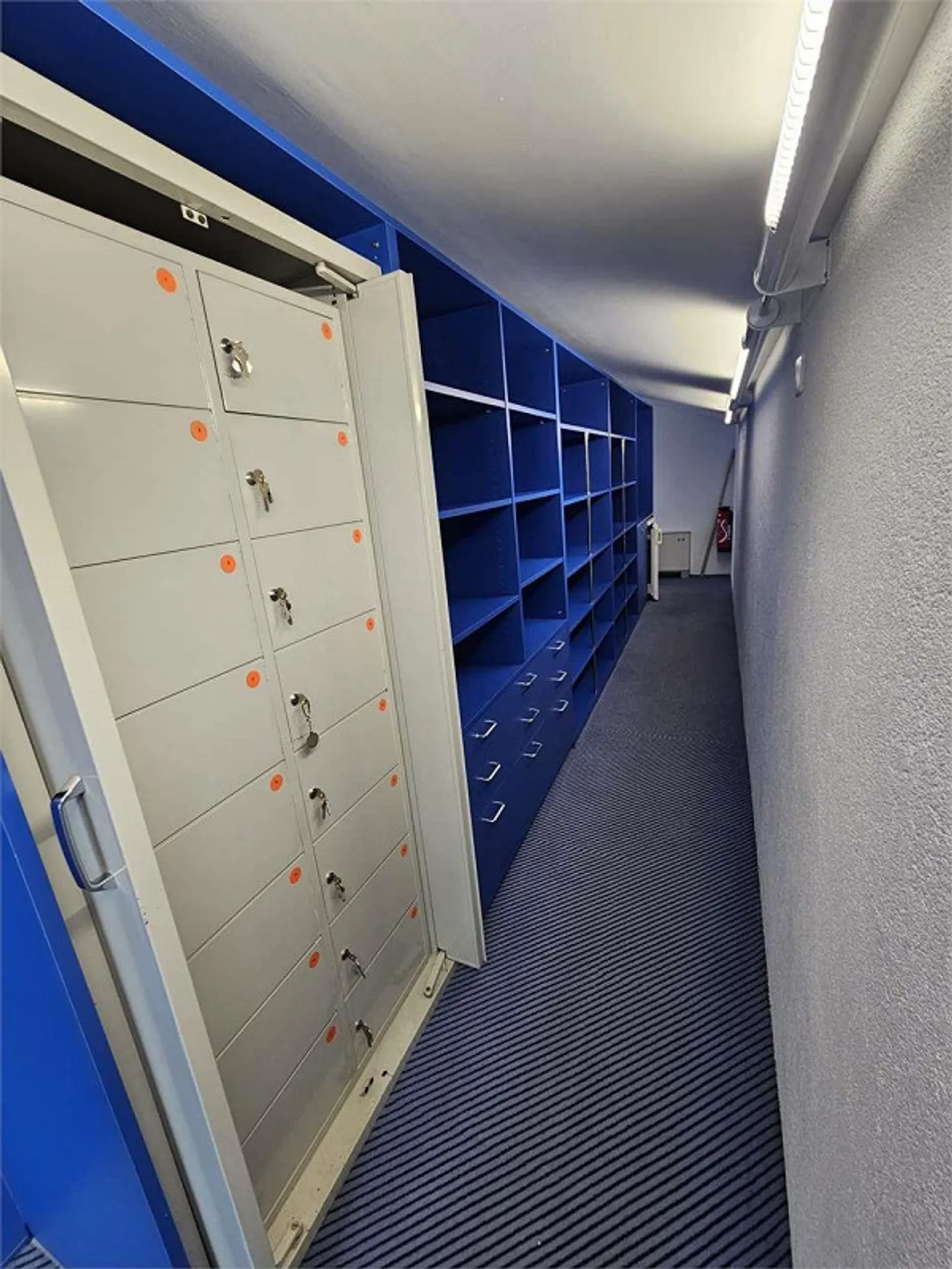 Lugano Zentrum, Büro im obersten Stockwerk 7.5 Zimmer - Foto 7 von 13