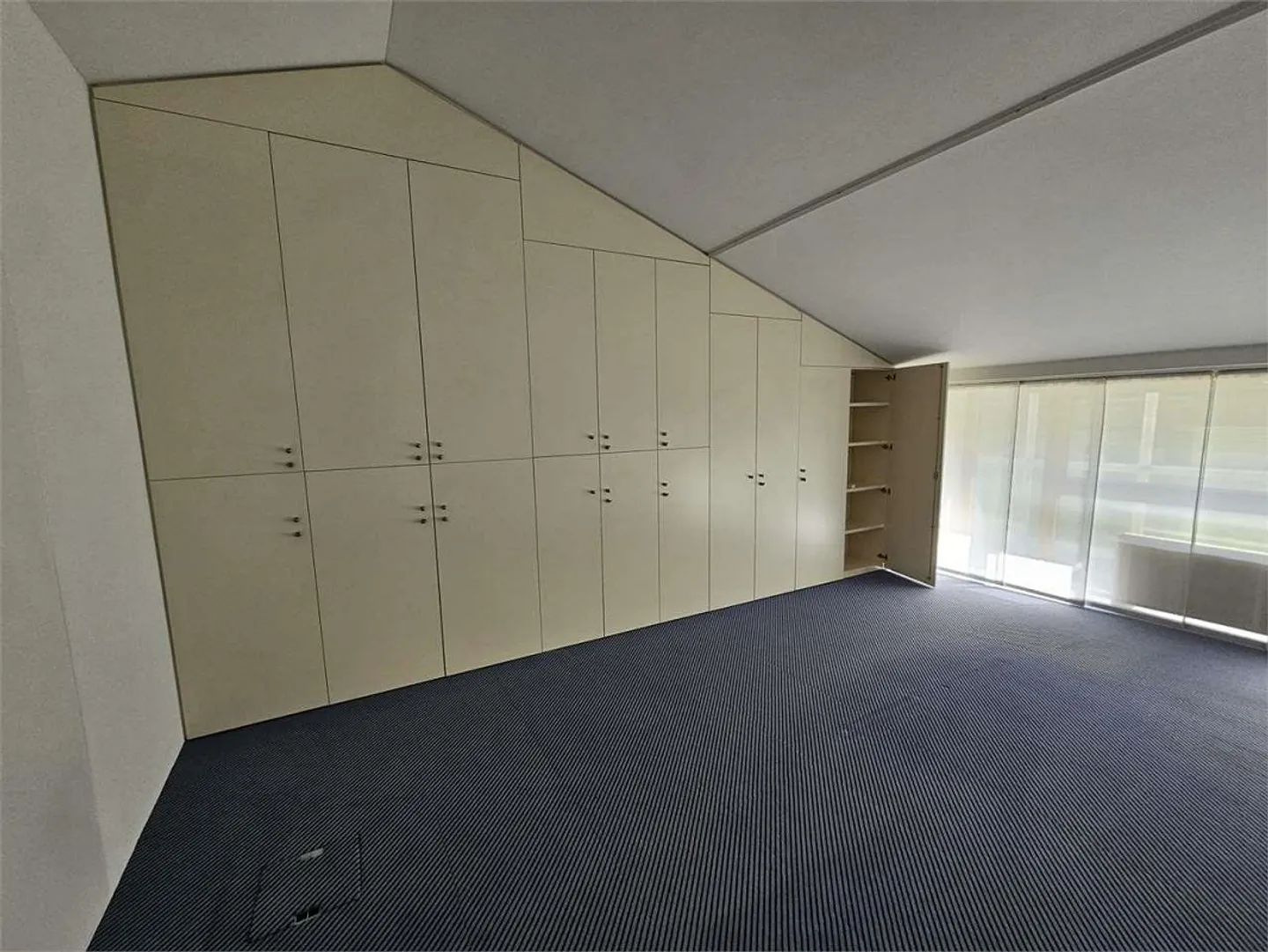 Lugano Zentrum, Büro im obersten Stockwerk 7.5 Zimmer - Foto 11 von 13