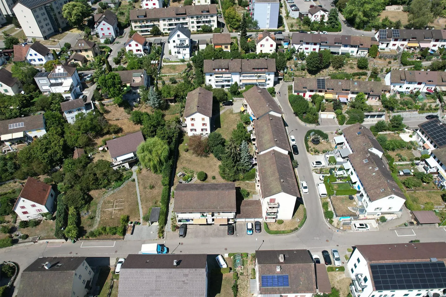 Area con 5 case plurifamiliari / Progetto di investimento e sviluppo - Foto 3 di 12