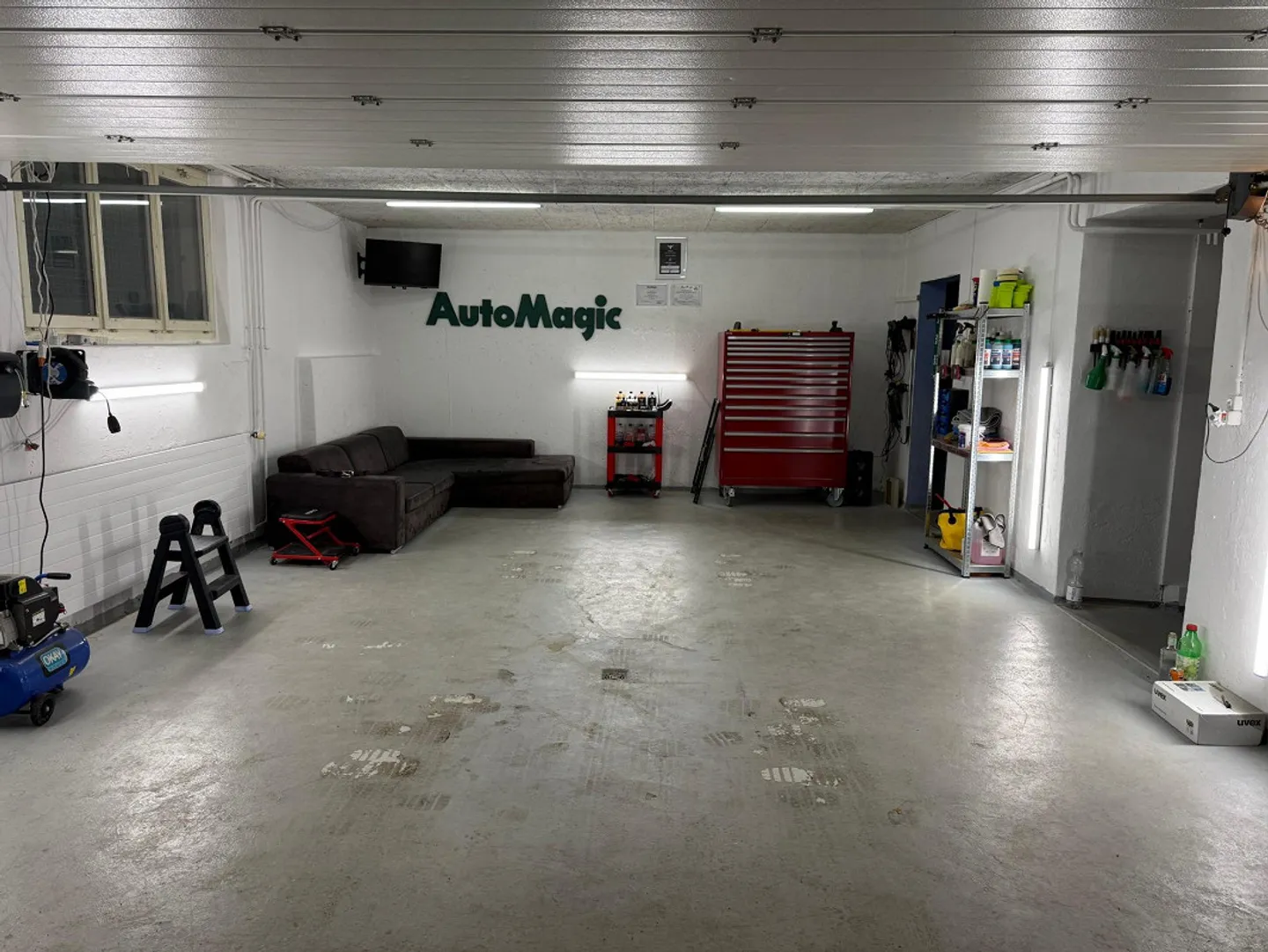 Posto auto incluso spazio di stoccaggio/hobby in affitto - Foto 4 di 7