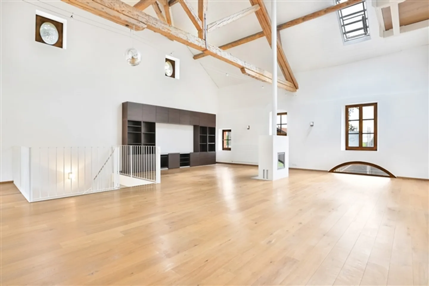 ECCELLENTE TRIPLEX CON GIARDINO DI 6 CAMERE - Foto 2 di 13