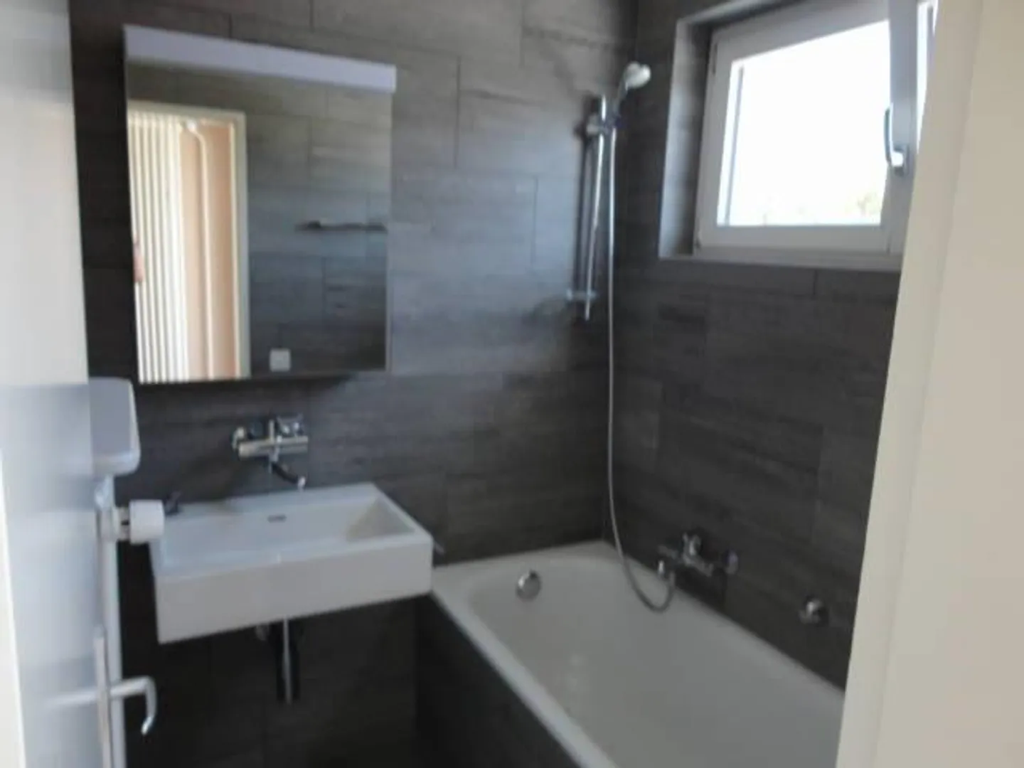 Appartamento su due livelli con terrazza nel quartiere Goldern - limitato fino al 3... - Foto 3 di 5