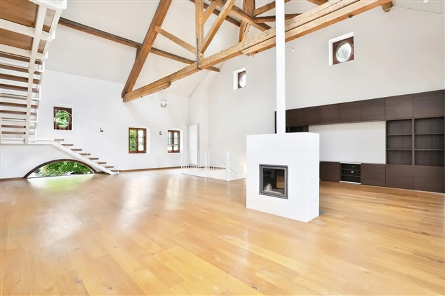 ECCELLENTE TRIPLEX CON GIARDINO DI 6 CAMERE - Foto 3 di 13