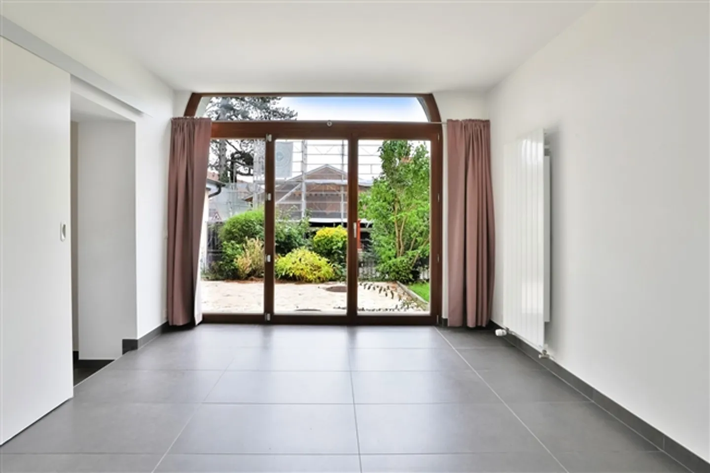 ECCELLENTE TRIPLEX CON GIARDINO DI 6 CAMERE - Foto 7 di 13