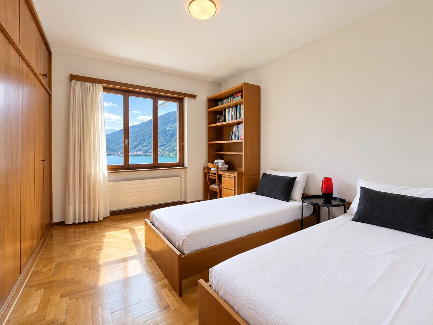 FOR RENT 5.5 ROOMS WITH GARDEN AND LAKE VIEW IN MELANO - Photo 7 of 10
