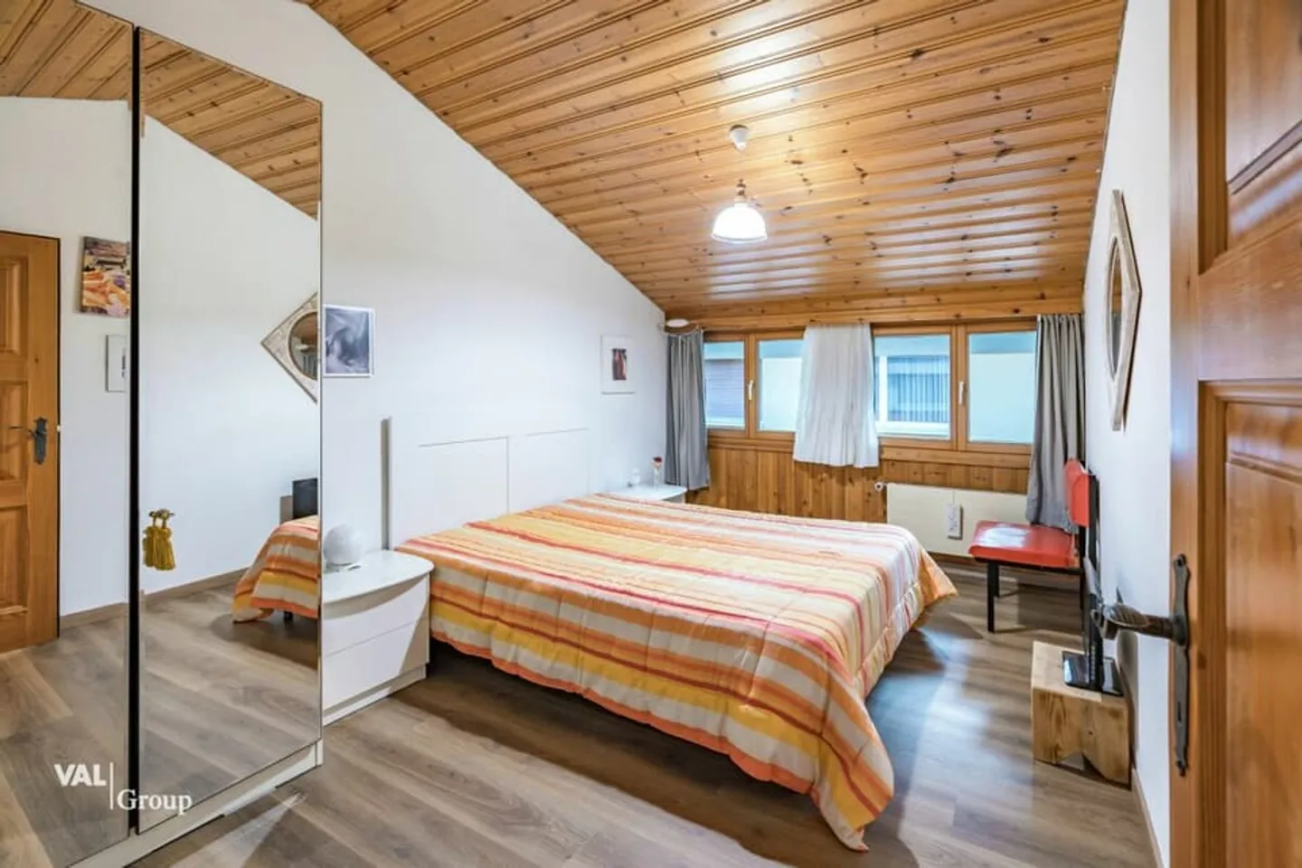 Interessante casa residenziale/commerciale a Gondo - utilizzo versatile, vicino al confine con l'Italia - Foto 4 di 10