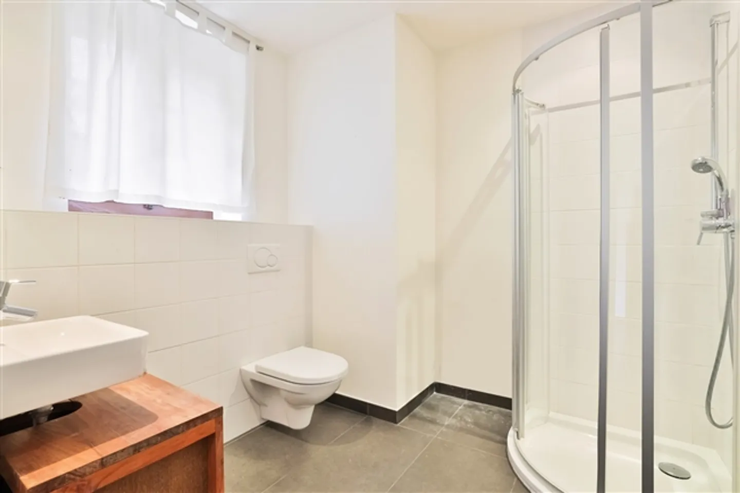 ECCELLENTE TRIPLEX CON GIARDINO DI 6 CAMERE - Foto 10 di 13