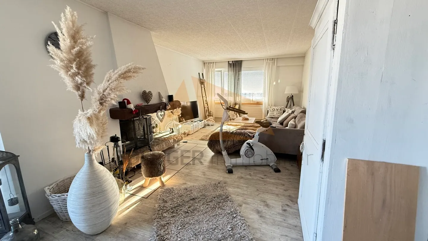 „ZU VERKAUFEN

5,5-Zimmer-Wohnung
und Garage in PPE“ - Foto 6 von 11