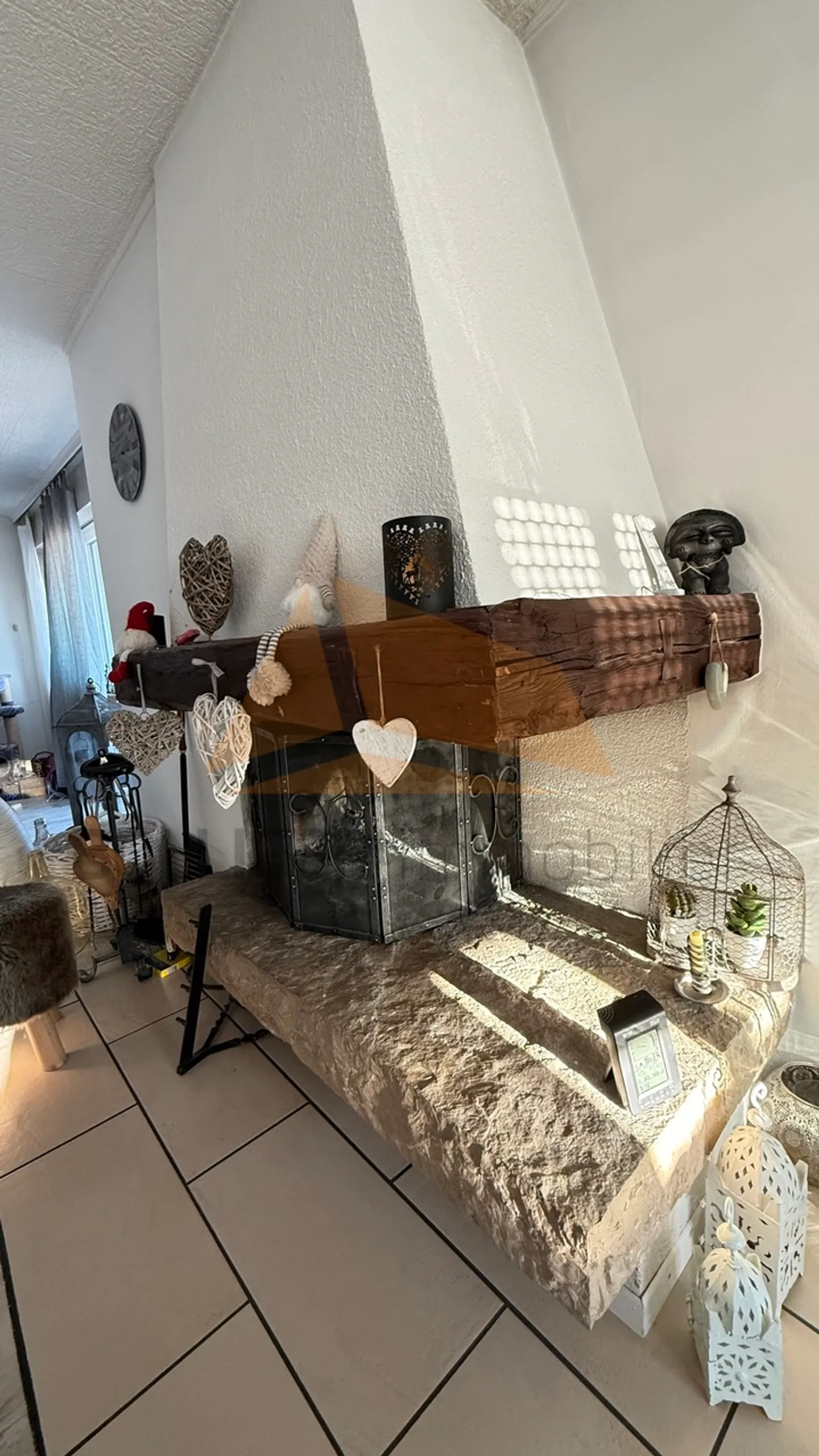 „ZU VERKAUFEN

5,5-Zimmer-Wohnung
und Garage in PPE“ - Foto 7 von 11