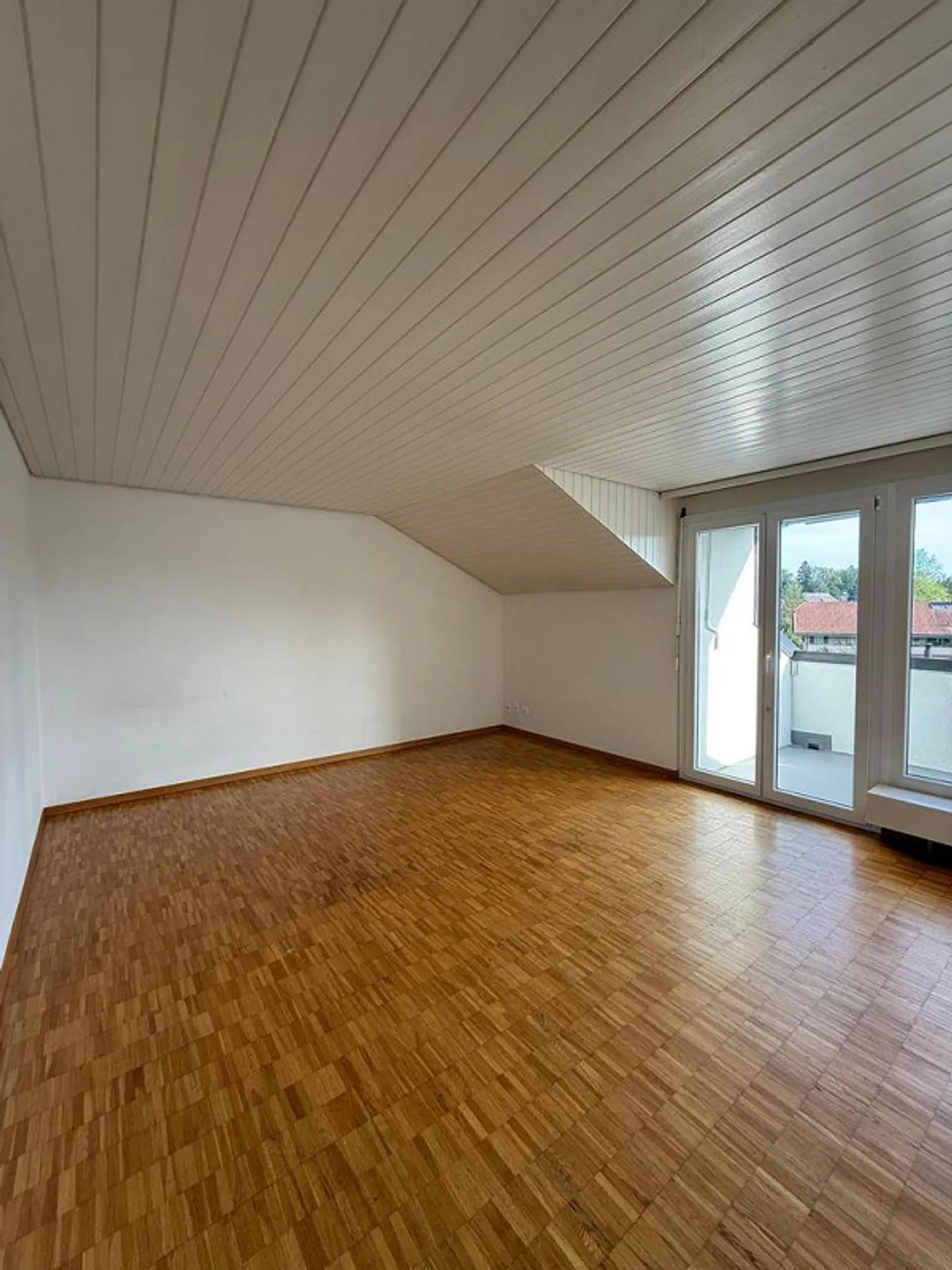 2.5 attic apartment on the 2nd floor with balcony - Photo 4 of 11