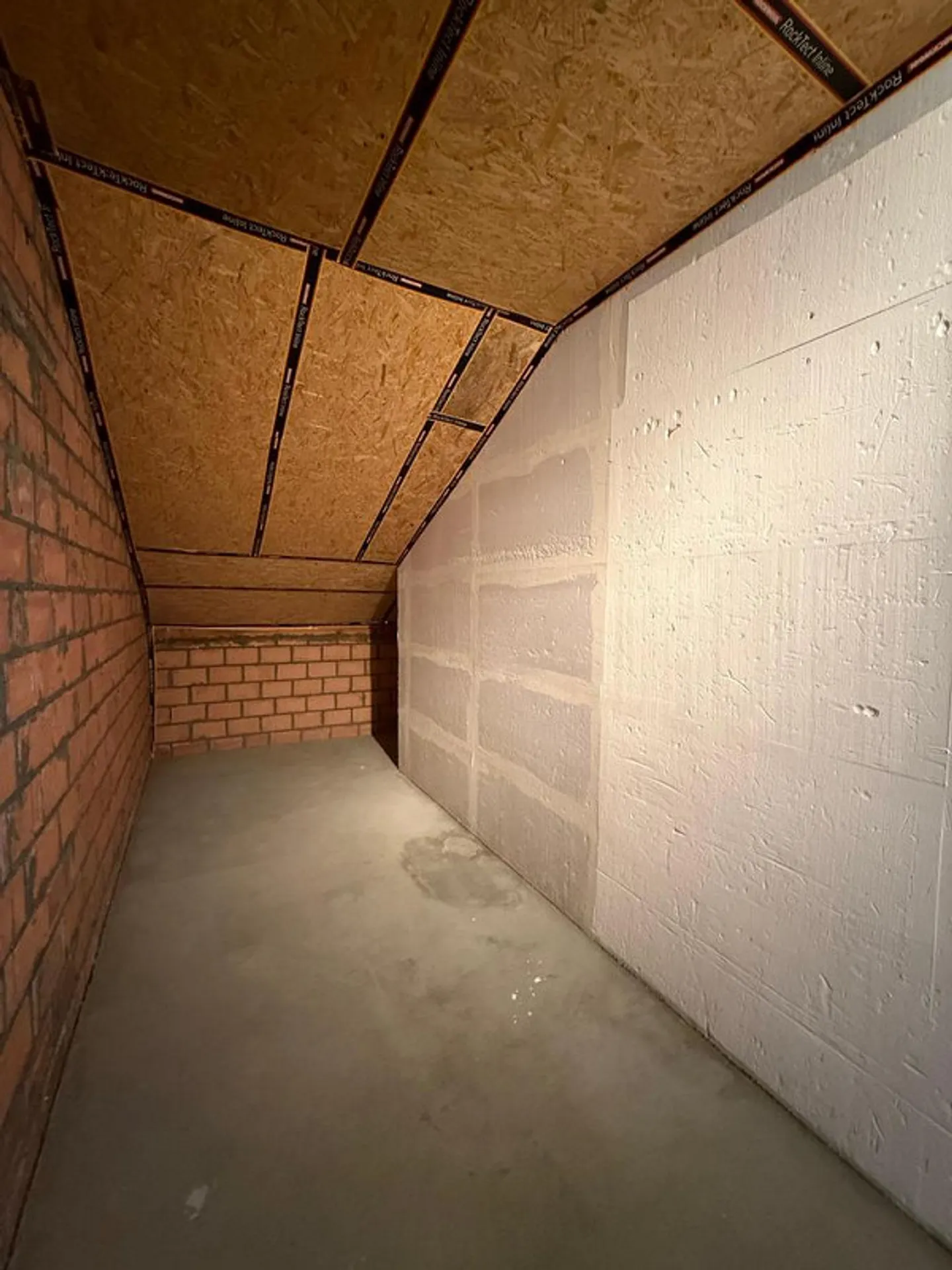 2.5 attic apartment on the 2nd floor with balcony - Photo 8 of 11