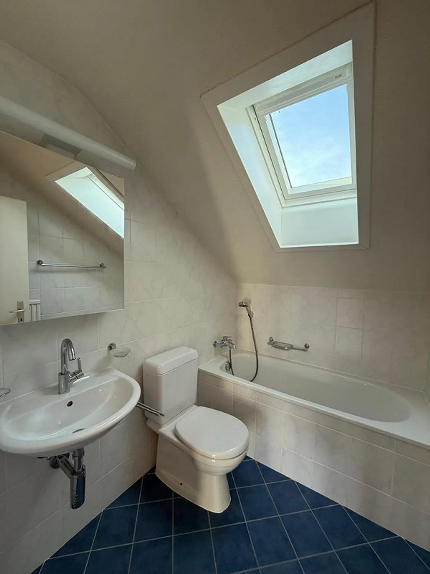 2.5 attic apartment on the 2nd floor with balcony - Photo 7 of 11