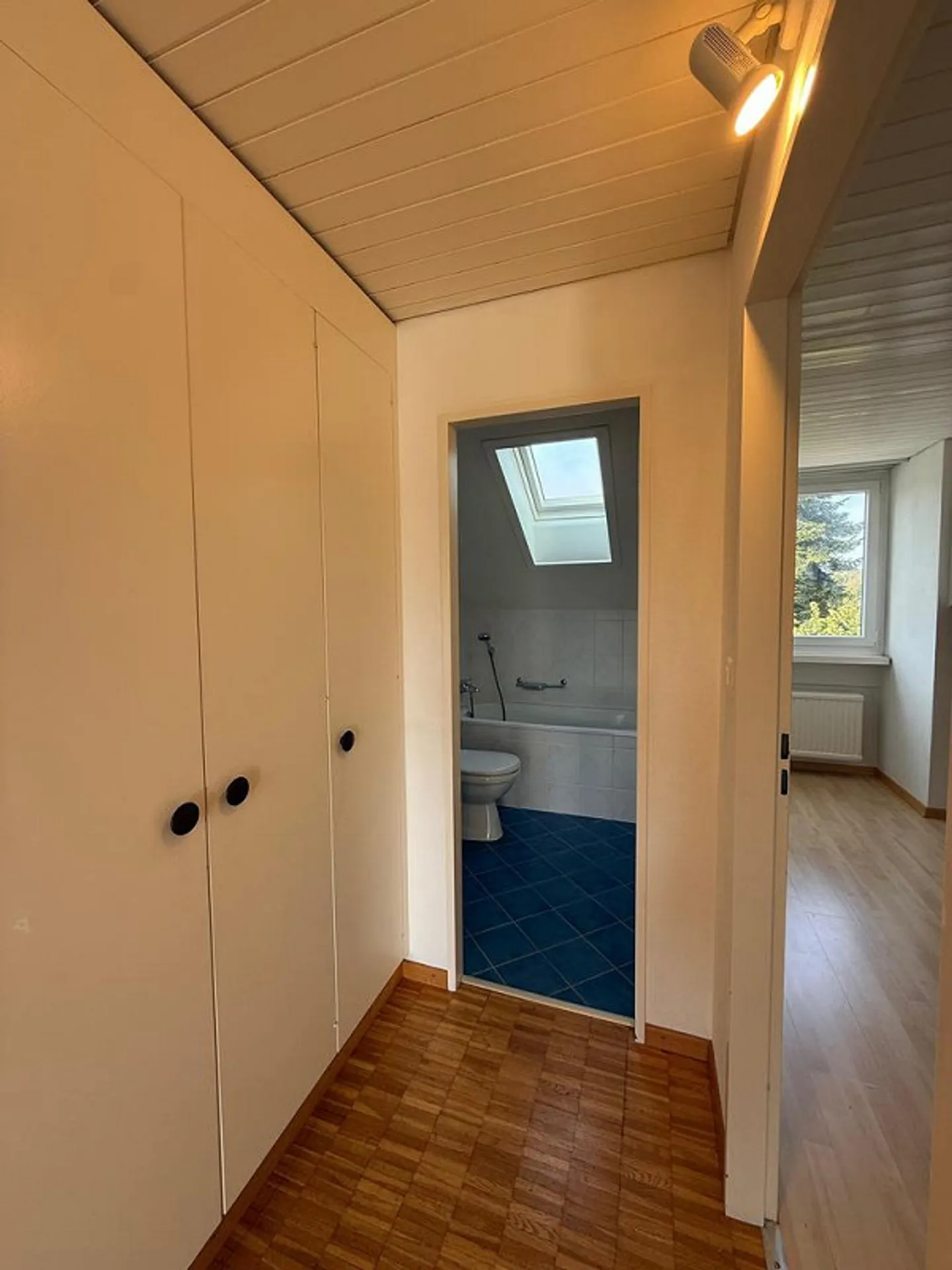 2.5 attic apartment on the 2nd floor with balcony - Photo 9 of 11
