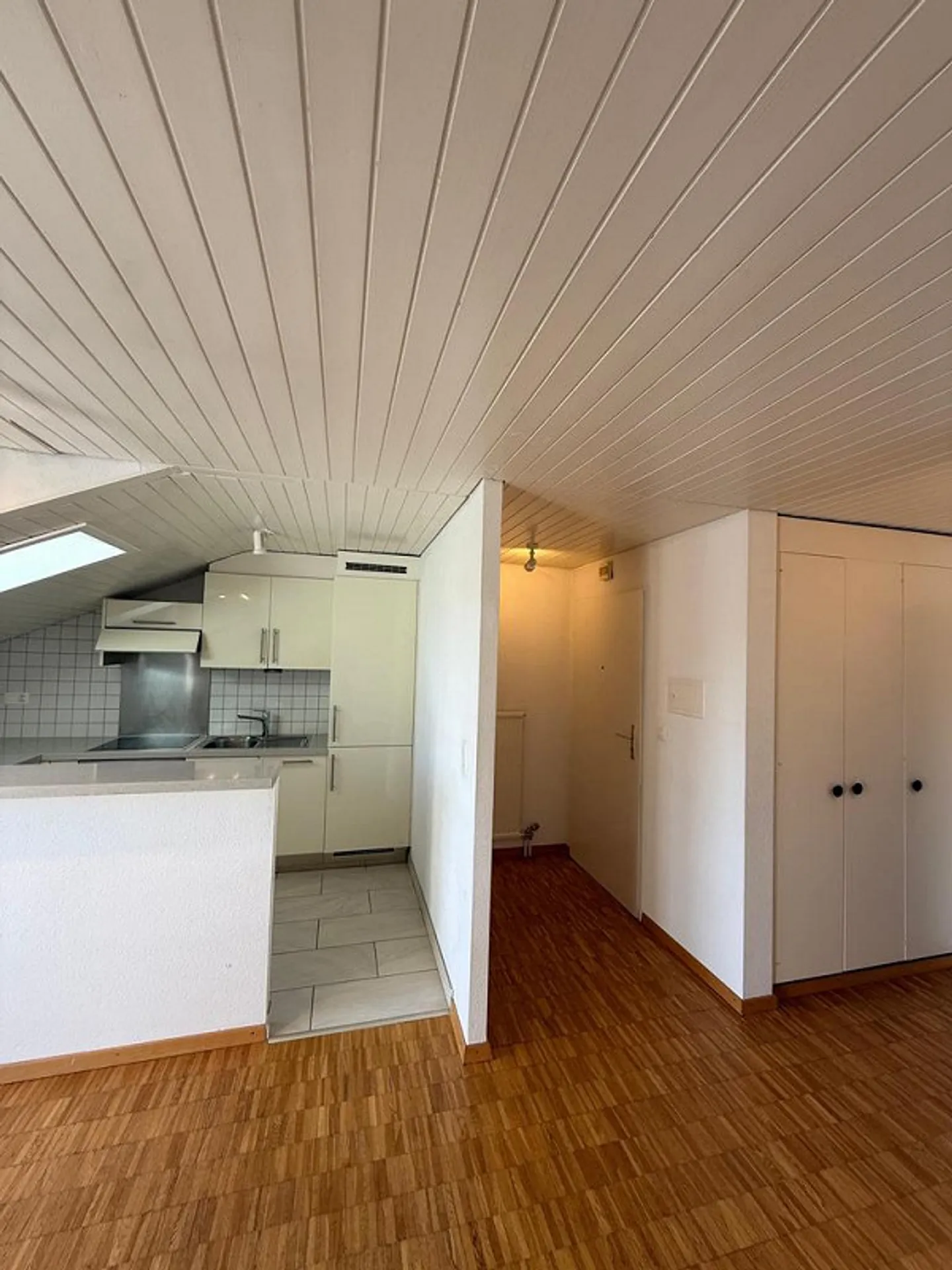 2.5 attic apartment on the 2nd floor with balcony - Photo 10 of 11