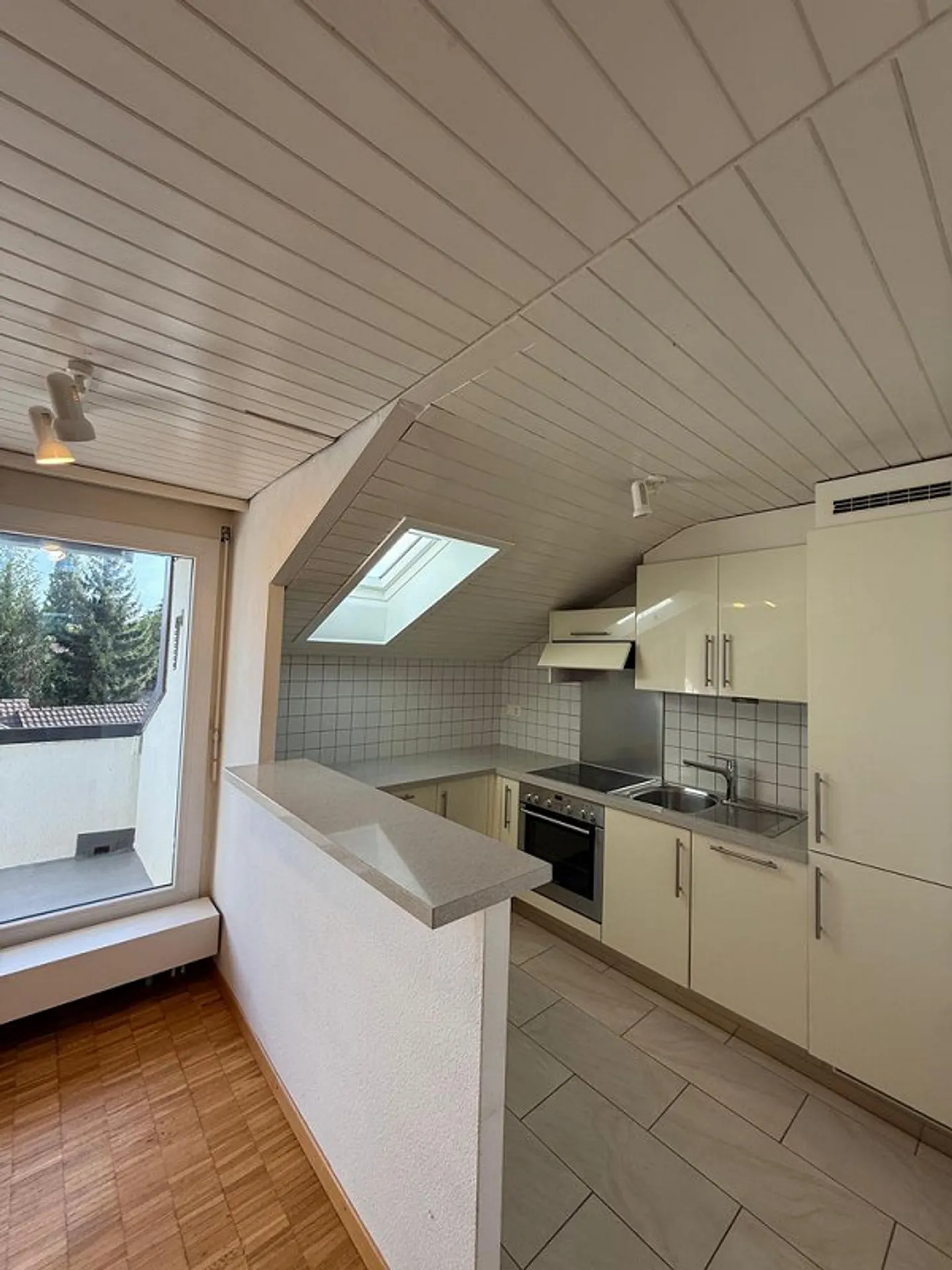 2.5 attic apartment on the 2nd floor with balcony - Photo 2 of 11