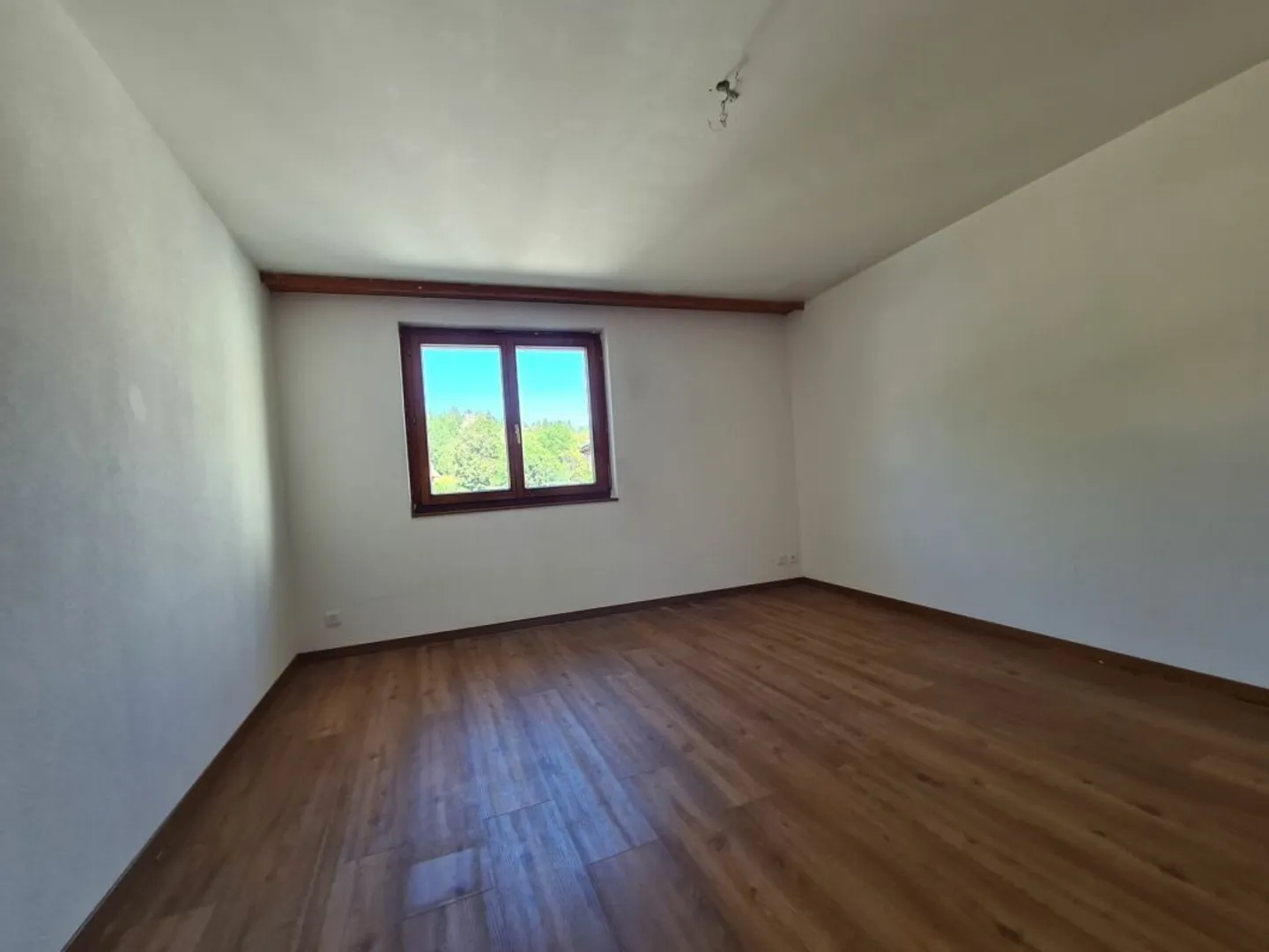 Appartement Charmant avec Terrasse - Photo 5 sur 10