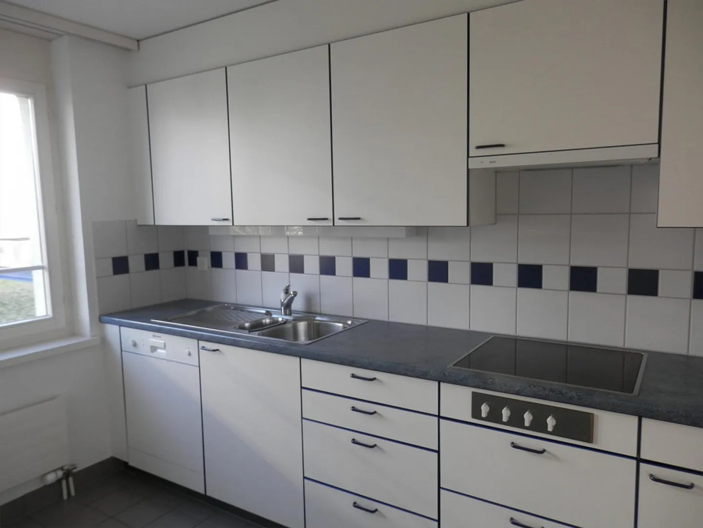 Geräumige 4.5-Zimmerwohnung im 2. OG mit 2 Balkonen und 2 Nasszellen - Foto 5 von 10