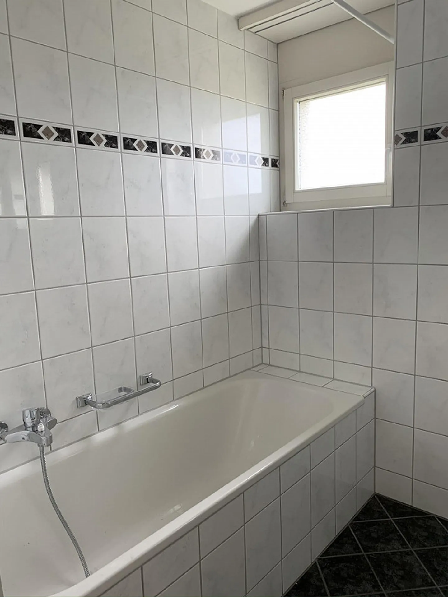 Geräumige 4.5-Zimmerwohnung im 2. OG mit 2 Balkonen und 2 Nasszellen - Foto 7 von 10