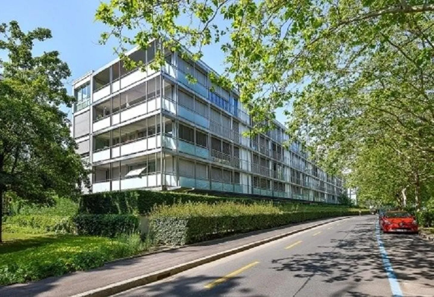 Champel - Parking space for rent immediately or by arrangement - Photo 1 of 2