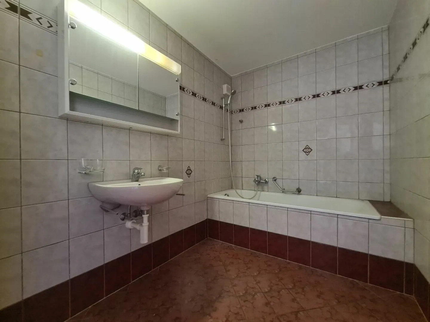 Appartement Charmant avec Terrasse - Photo 8 sur 10