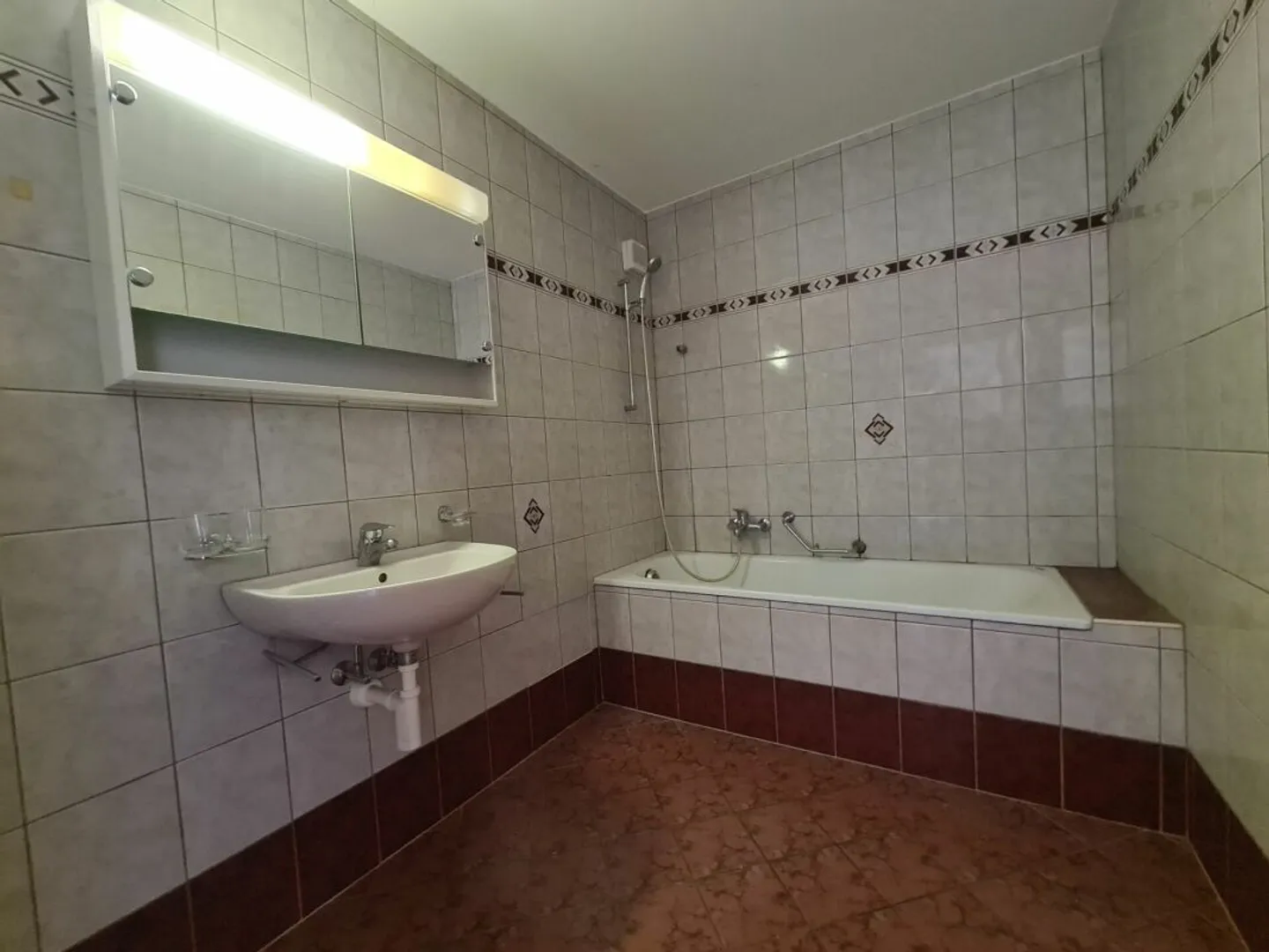 Appartement Charmant avec Terrasse - Photo 6 sur 10