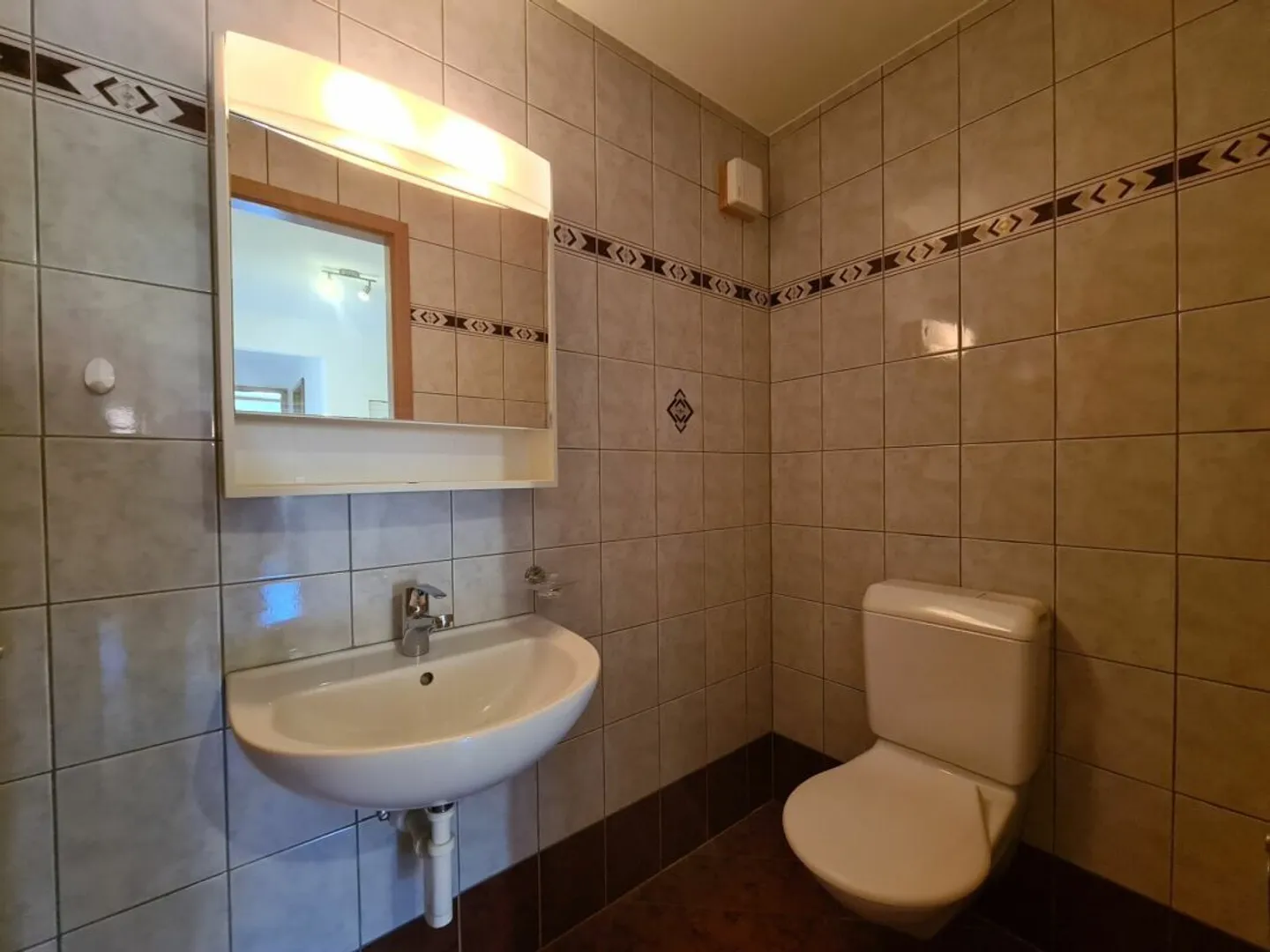 Appartement Charmant avec Terrasse - Photo 9 sur 10