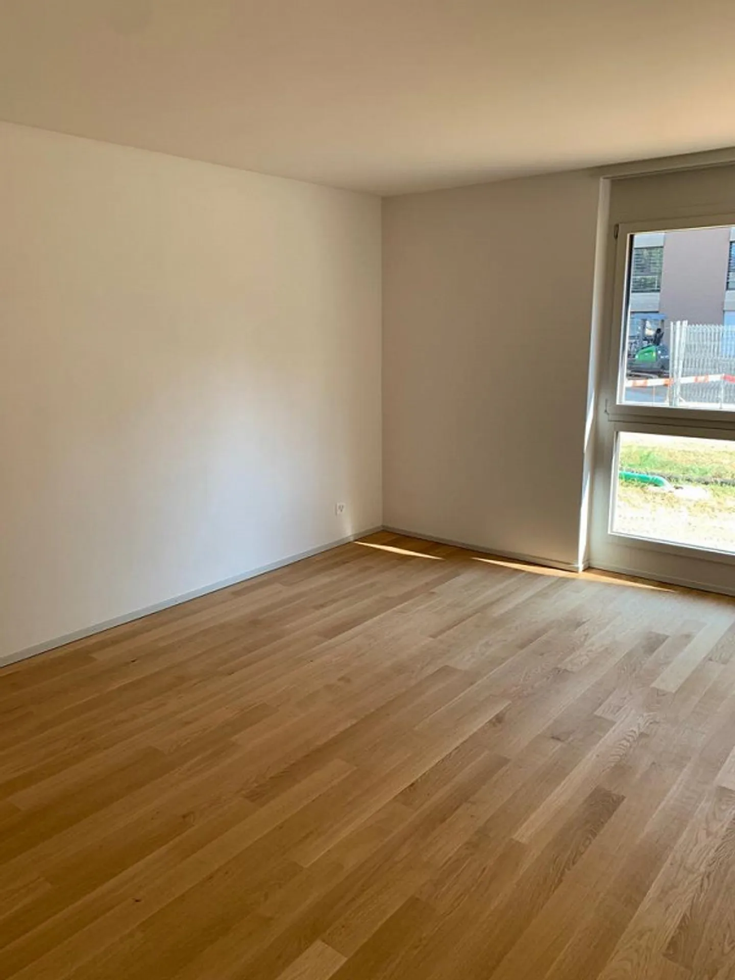 Appartamento luminoso e moderno di 4,5 stanze in affitto - Foto 9 di 9